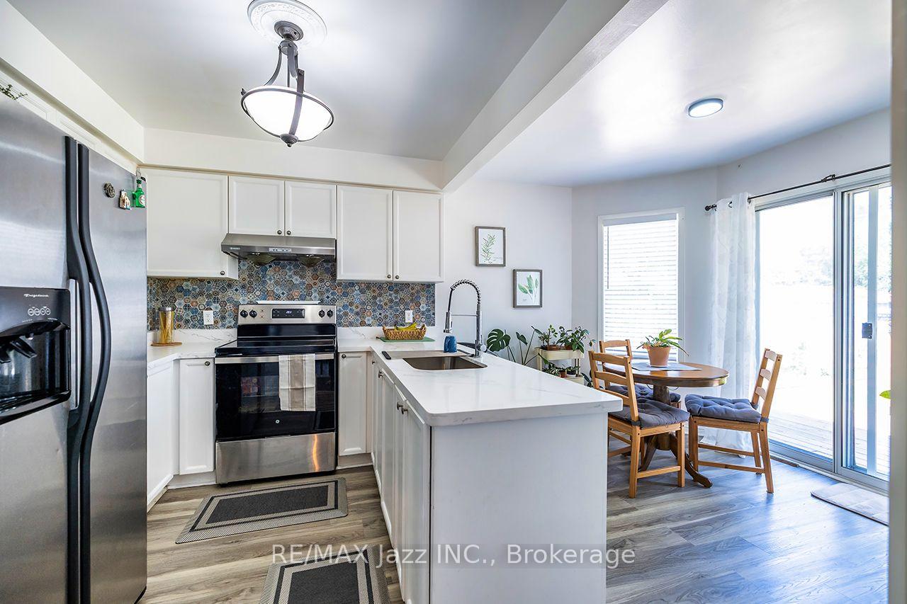 Photo 15 of 23 Meredith Court, Clarington, Courtice — HOMEH