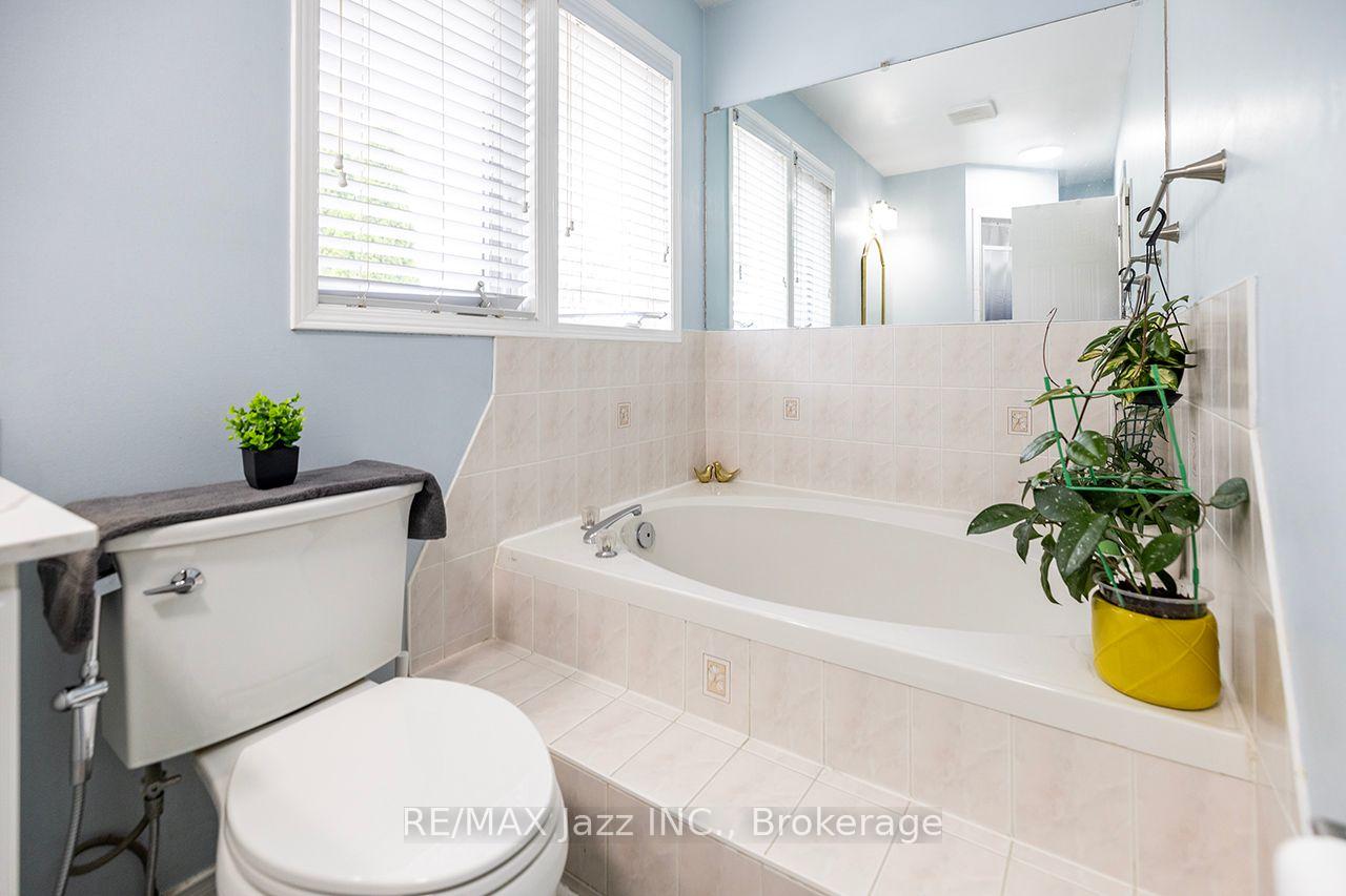 Photo 22 of 23 Meredith Court, Clarington, Courtice — HOMEH
