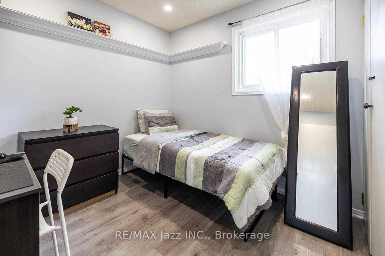 Photo 24 of 23 Meredith Court, Clarington, Courtice — HOMEH