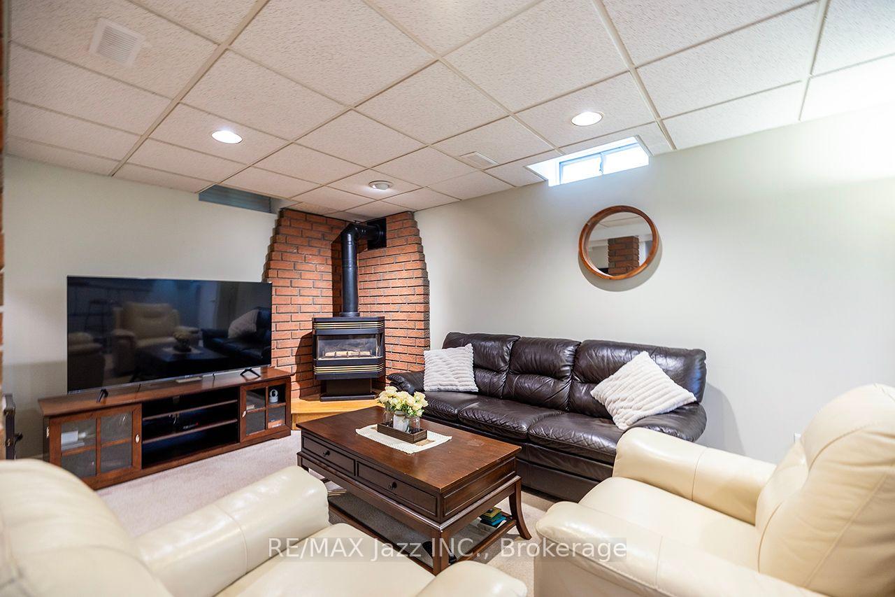 Photo 27 of 23 Meredith Court, Clarington, Courtice — HOMEH