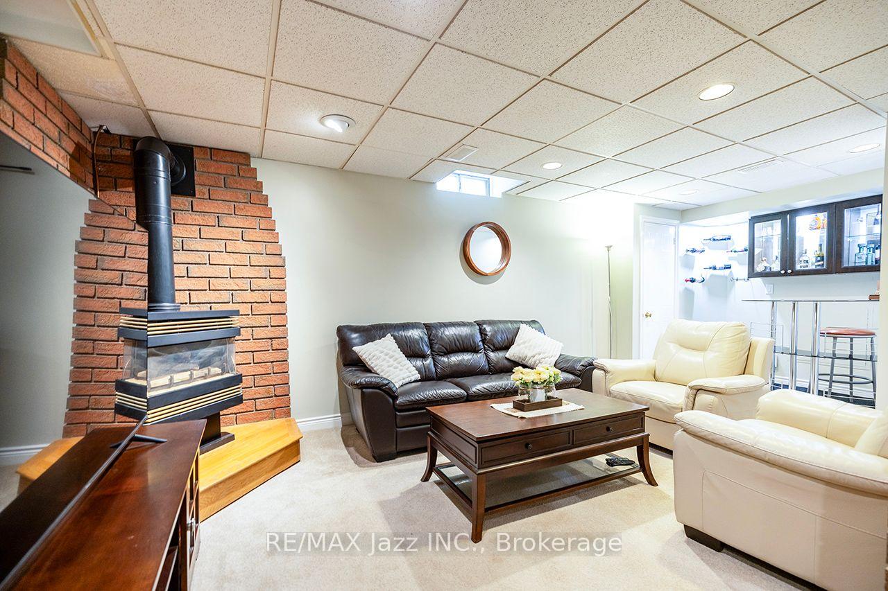 Photo 28 of 23 Meredith Court, Clarington, Courtice — HOMEH