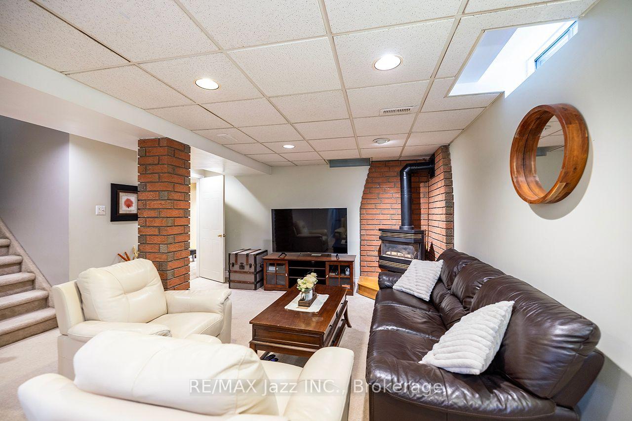 Photo 29 of 23 Meredith Court, Clarington, Courtice — HOMEH