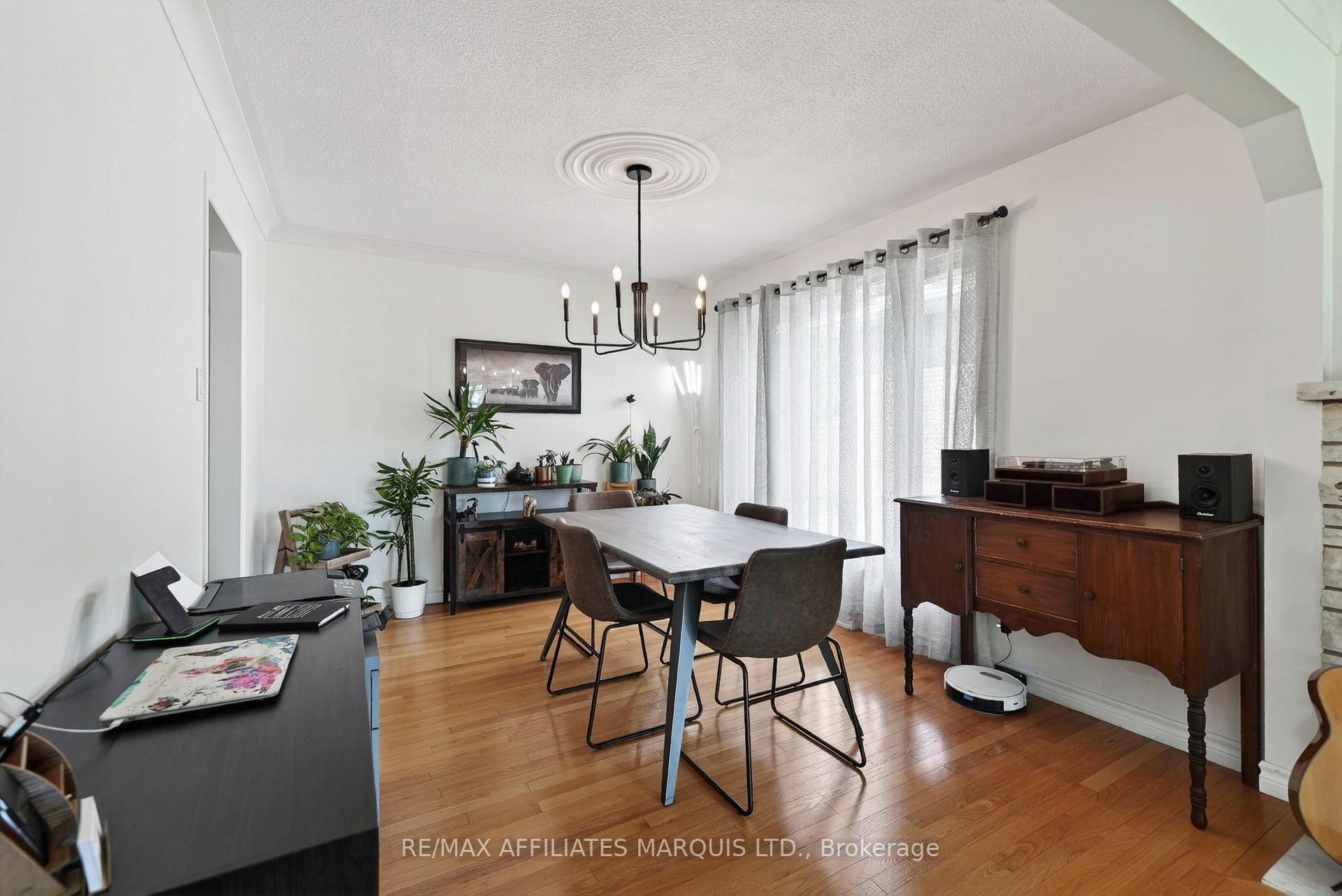 Photo 5 of 2706 Ross Avenue, Cornwall, Cornwall — HOMEH