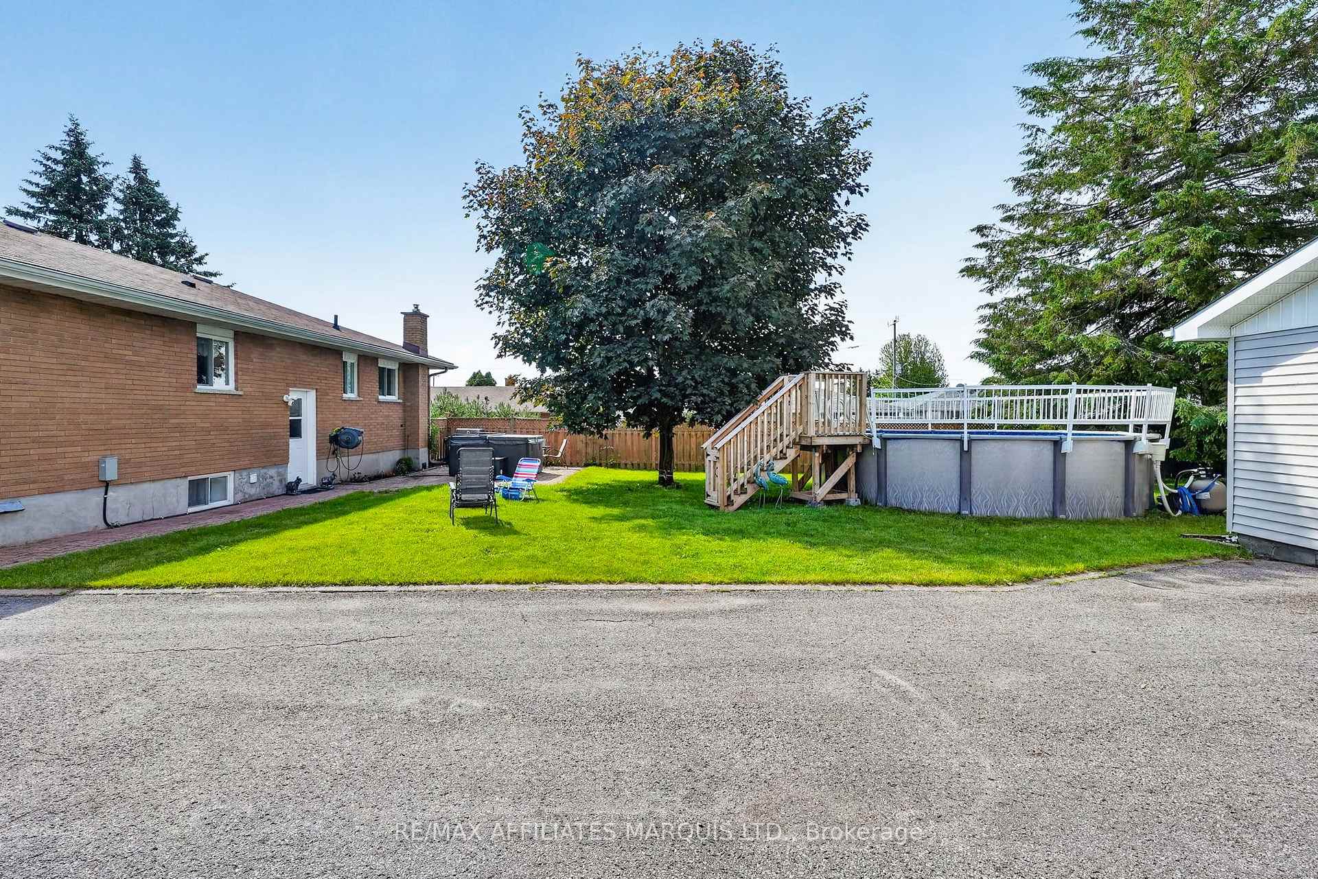 Photo 17 of 2706 Ross Avenue, Cornwall, Cornwall — HOMEH
