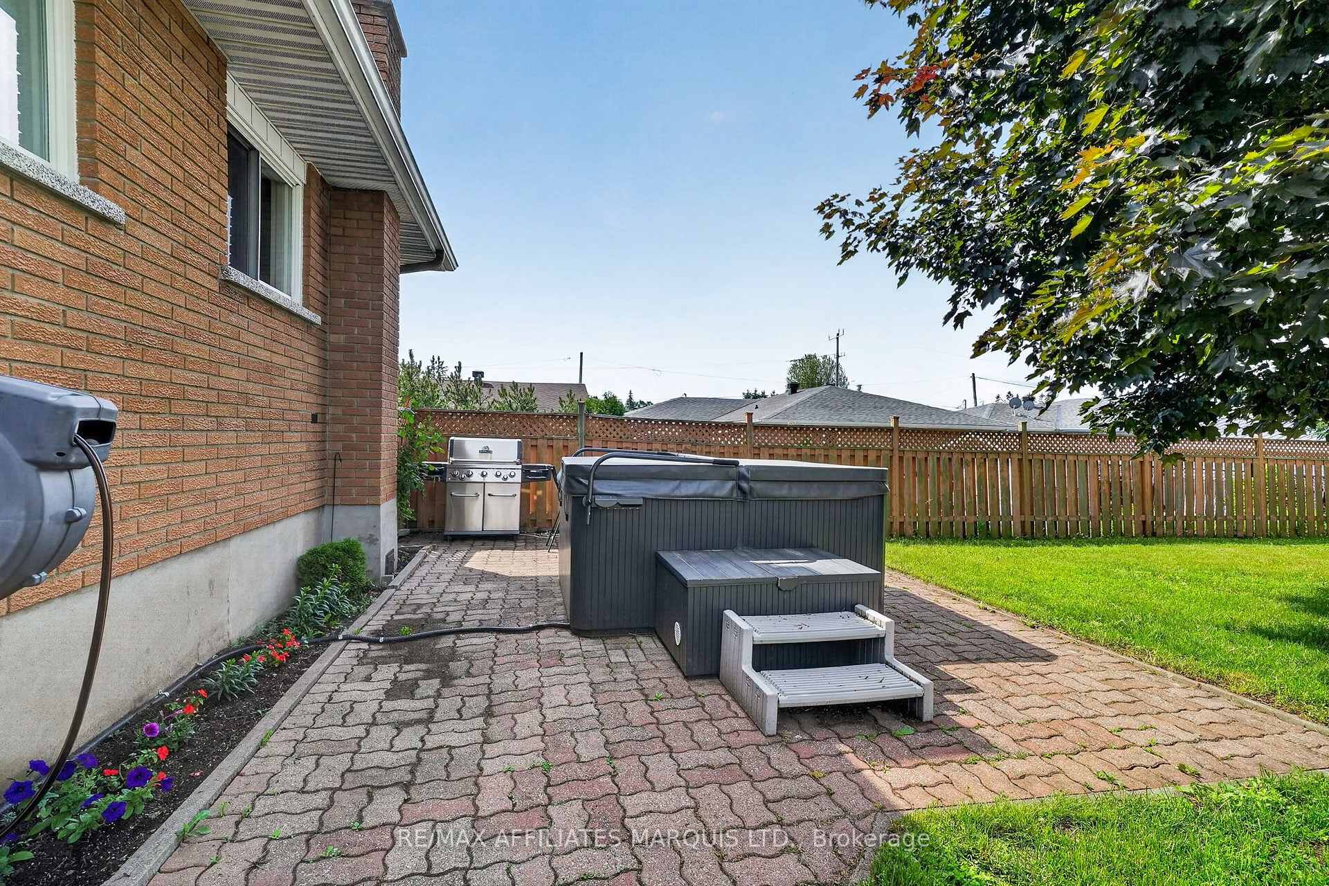 Photo 18 of 2706 Ross Avenue, Cornwall, Cornwall — HOMEH