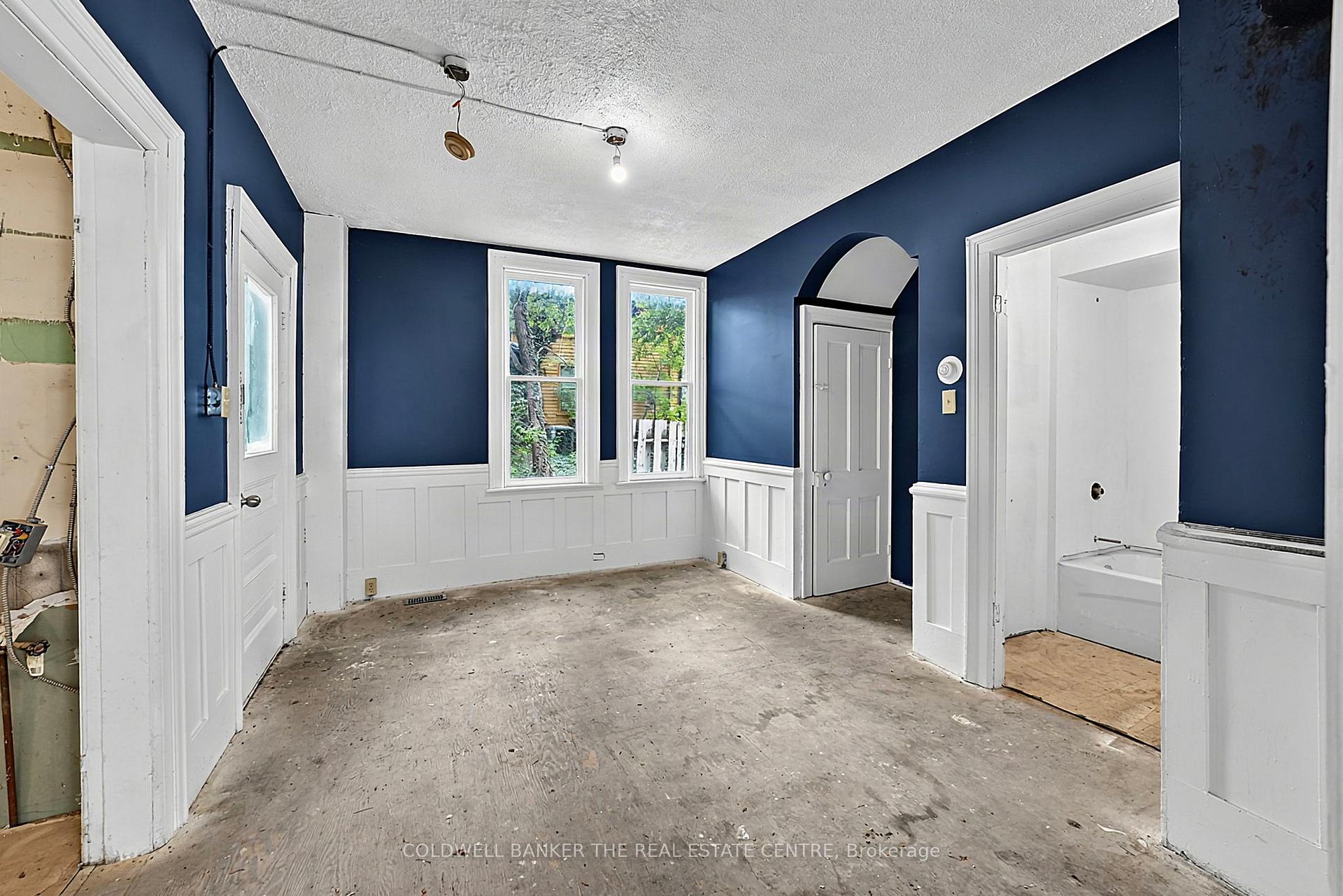 Photo 12 of 592 Gorham Street, Newmarket, Gorham-College Manor — HOMEH