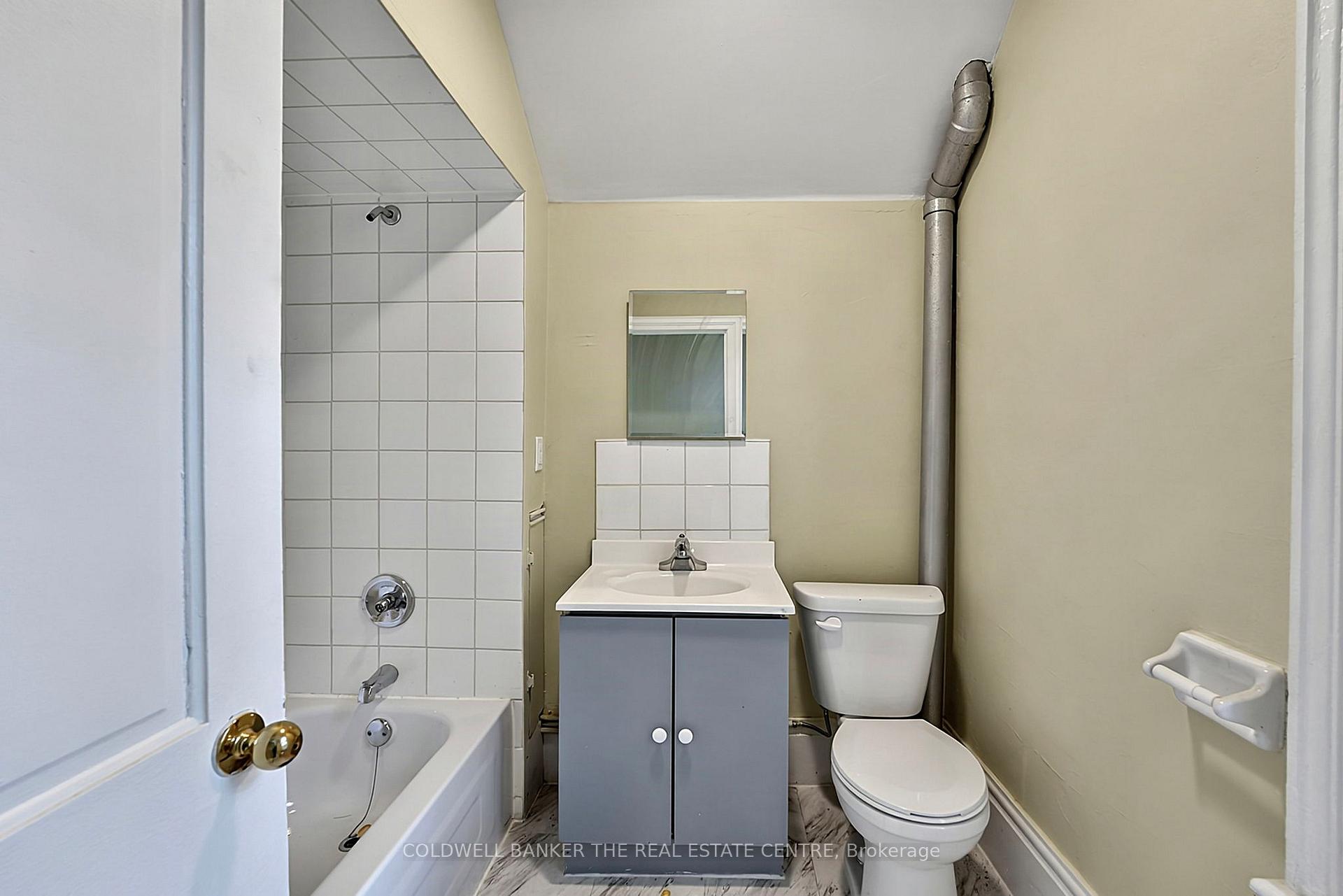 Photo 23 of 592 Gorham Street, Newmarket, Gorham-College Manor — HOMEH