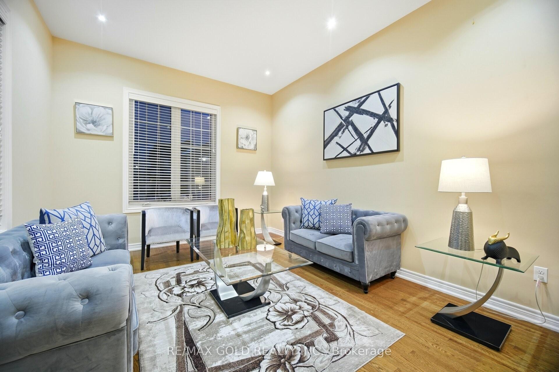 Photo 4 of 26 Drummondville Drive, Brampton, Bram East — HOMEH