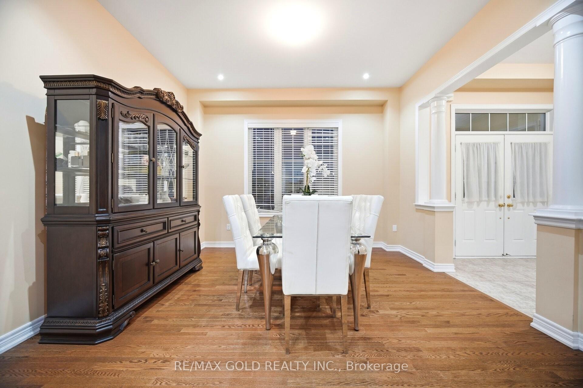 Photo 5 of 26 Drummondville Drive, Brampton, Bram East — HOMEH
