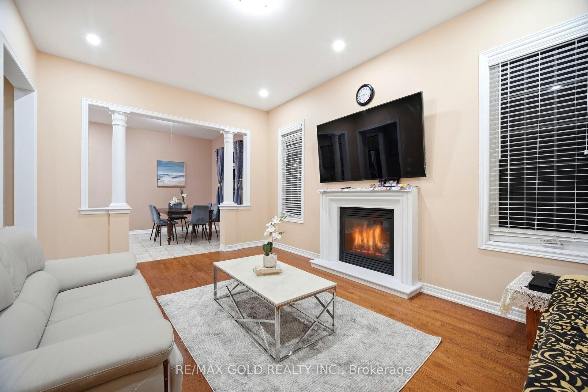 Photo 11 of 26 Drummondville Drive, Brampton, Bram East — HOMEH