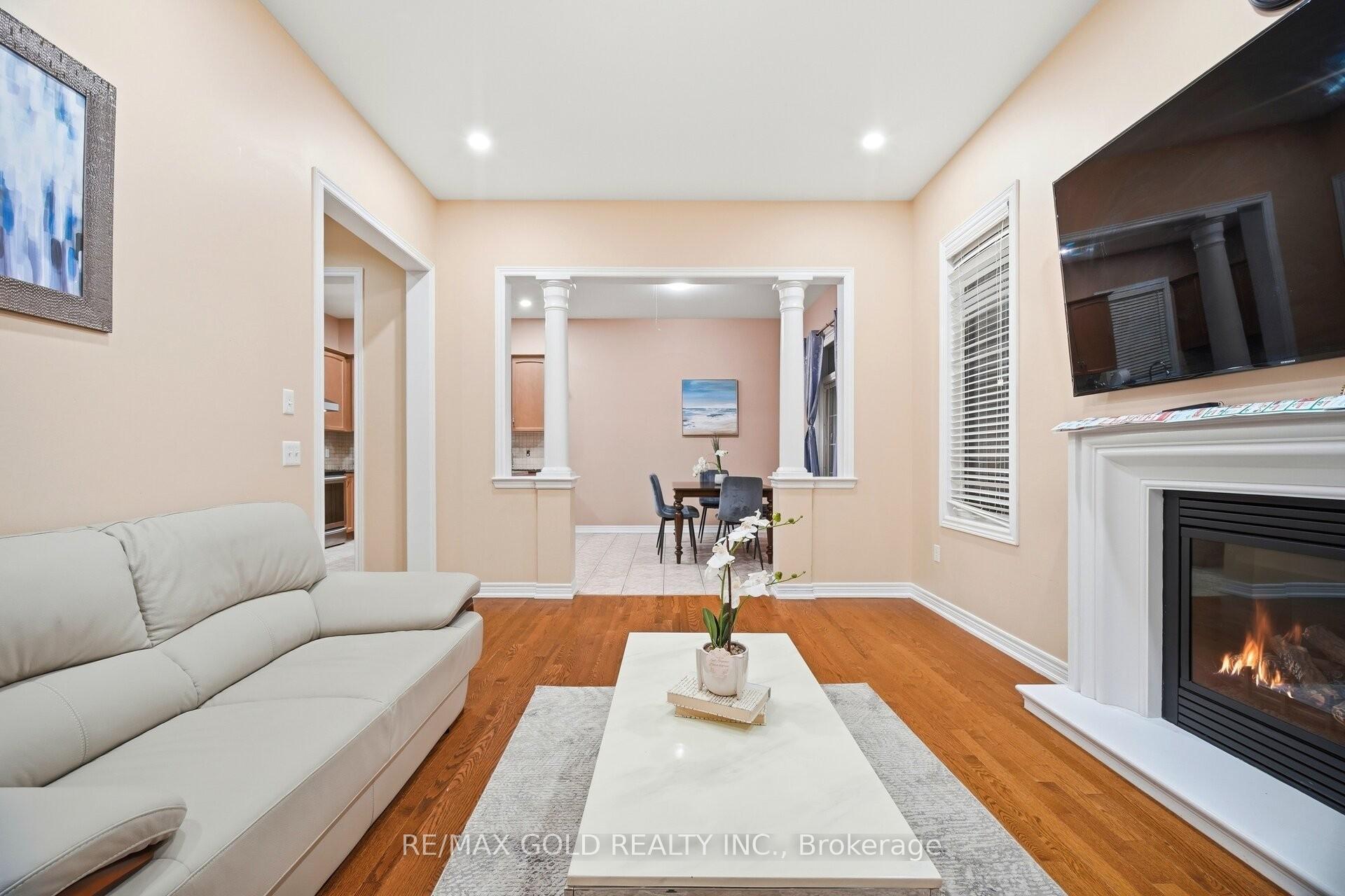 Photo 12 of 26 Drummondville Drive, Brampton, Bram East — HOMEH