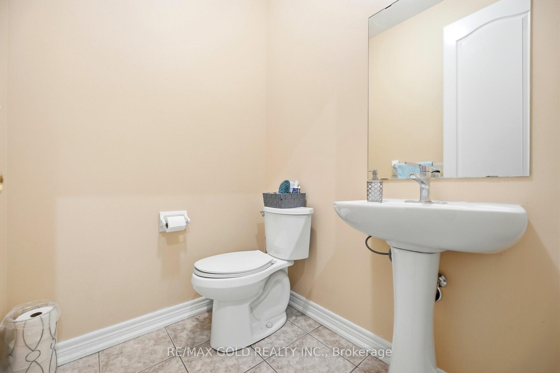 Photo 13 of 26 Drummondville Drive, Brampton, Bram East — HOMEH