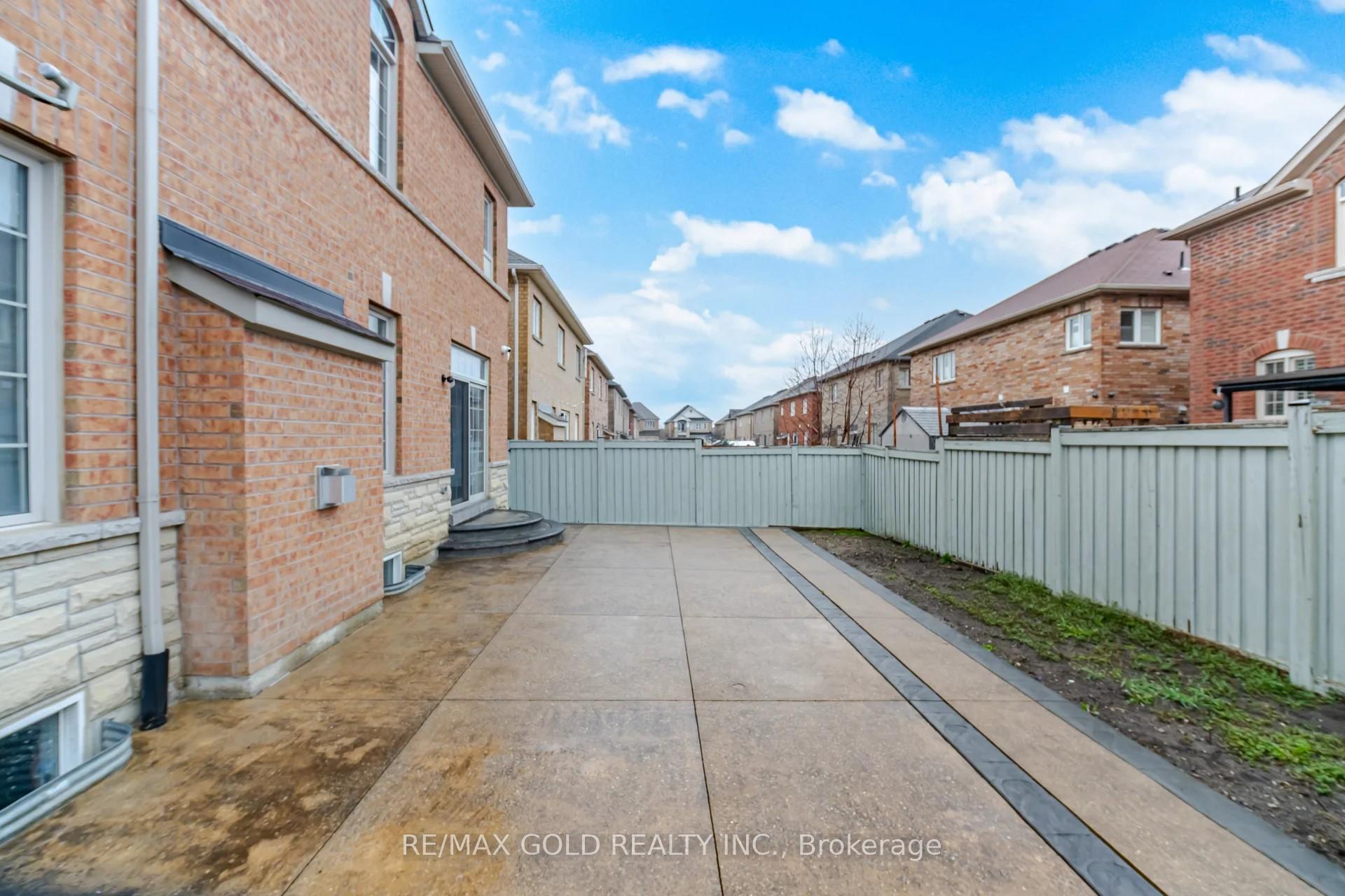 Photo 22 of 26 Drummondville Drive, Brampton, Bram East — HOMEH