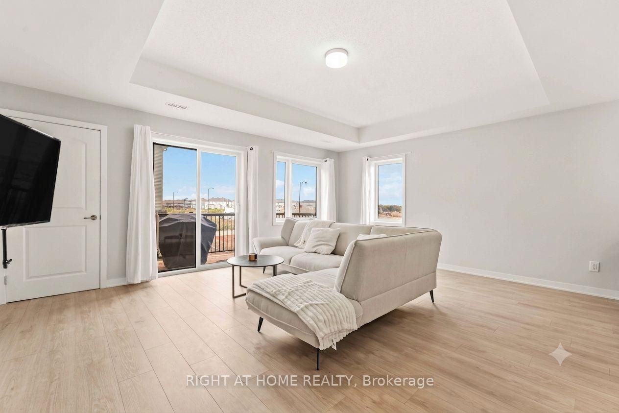 Photo 8 of 206 Parnian Private, Ottawa, Barrhaven - Half Moon Bay — HOMEH