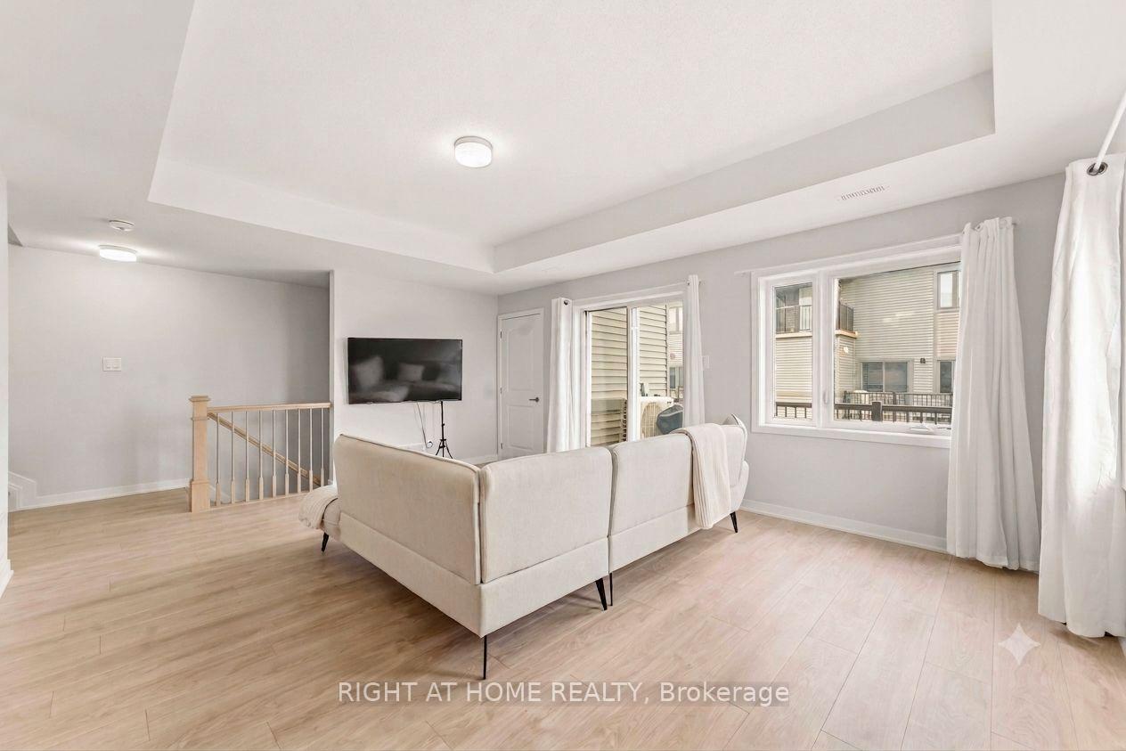 Photo 12 of 206 Parnian Private, Ottawa, Barrhaven - Half Moon Bay — HOMEH