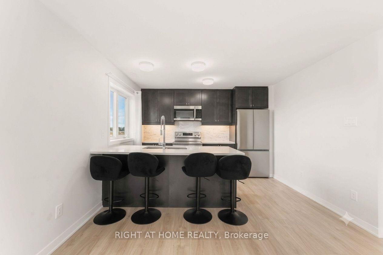Photo 22 of 206 Parnian Private, Ottawa, Barrhaven - Half Moon Bay — HOMEH