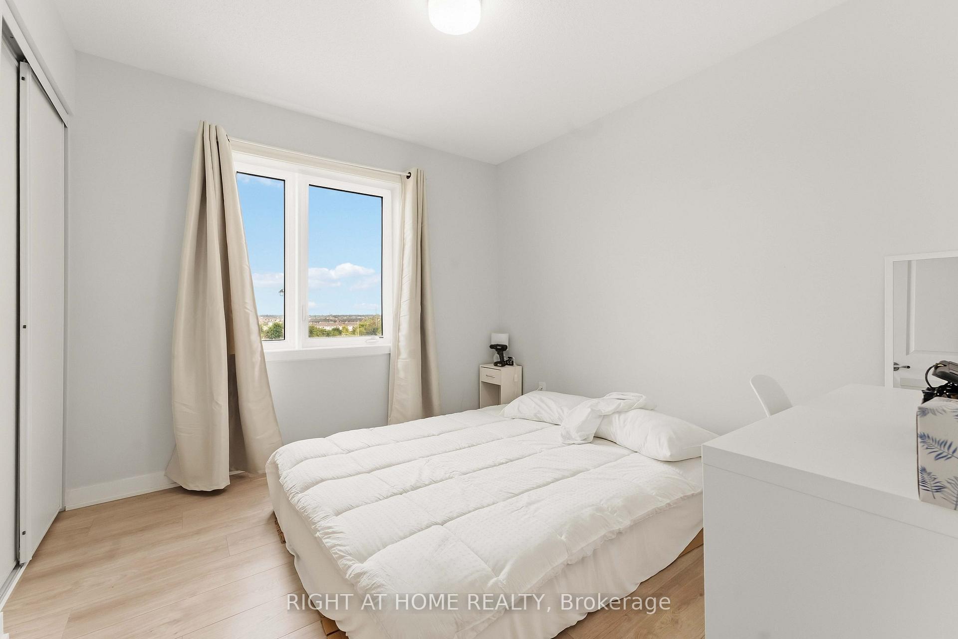 Photo 38 of 206 Parnian Private, Ottawa, Barrhaven - Half Moon Bay — HOMEH