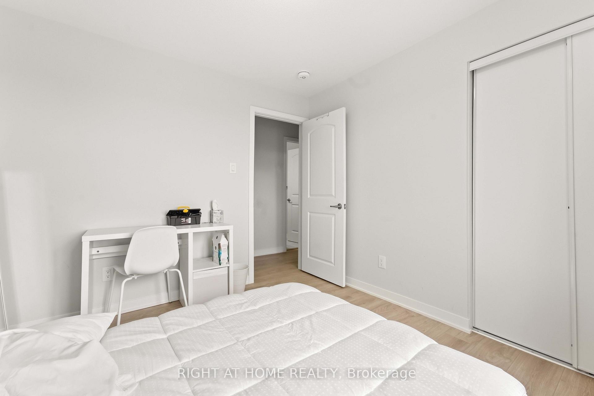 Photo 41 of 206 Parnian Private, Ottawa, Barrhaven - Half Moon Bay — HOMEH