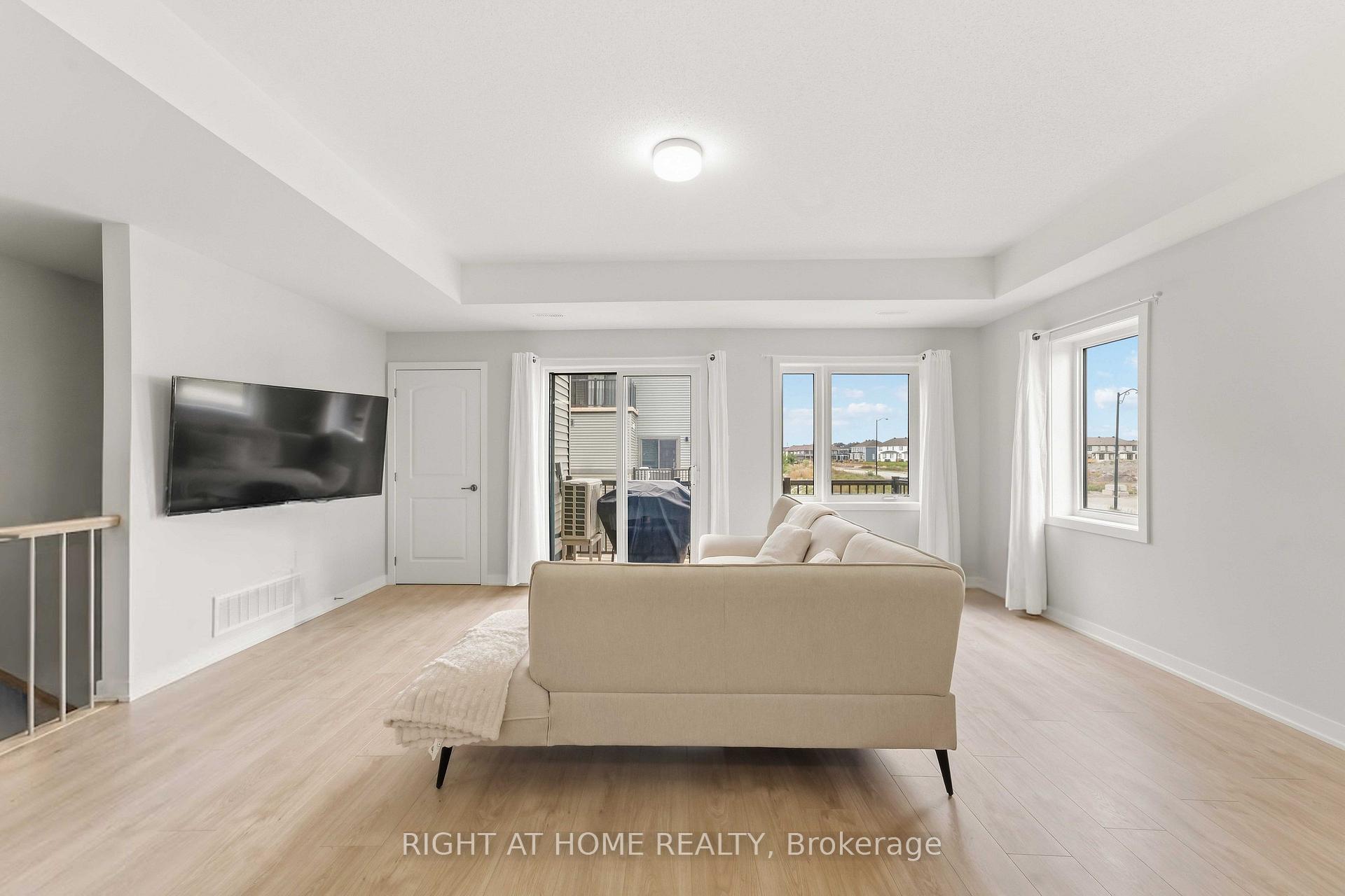 Photo 16 of 206 Parnian Private, Ottawa, Barrhaven - Half Moon Bay — HOMEH