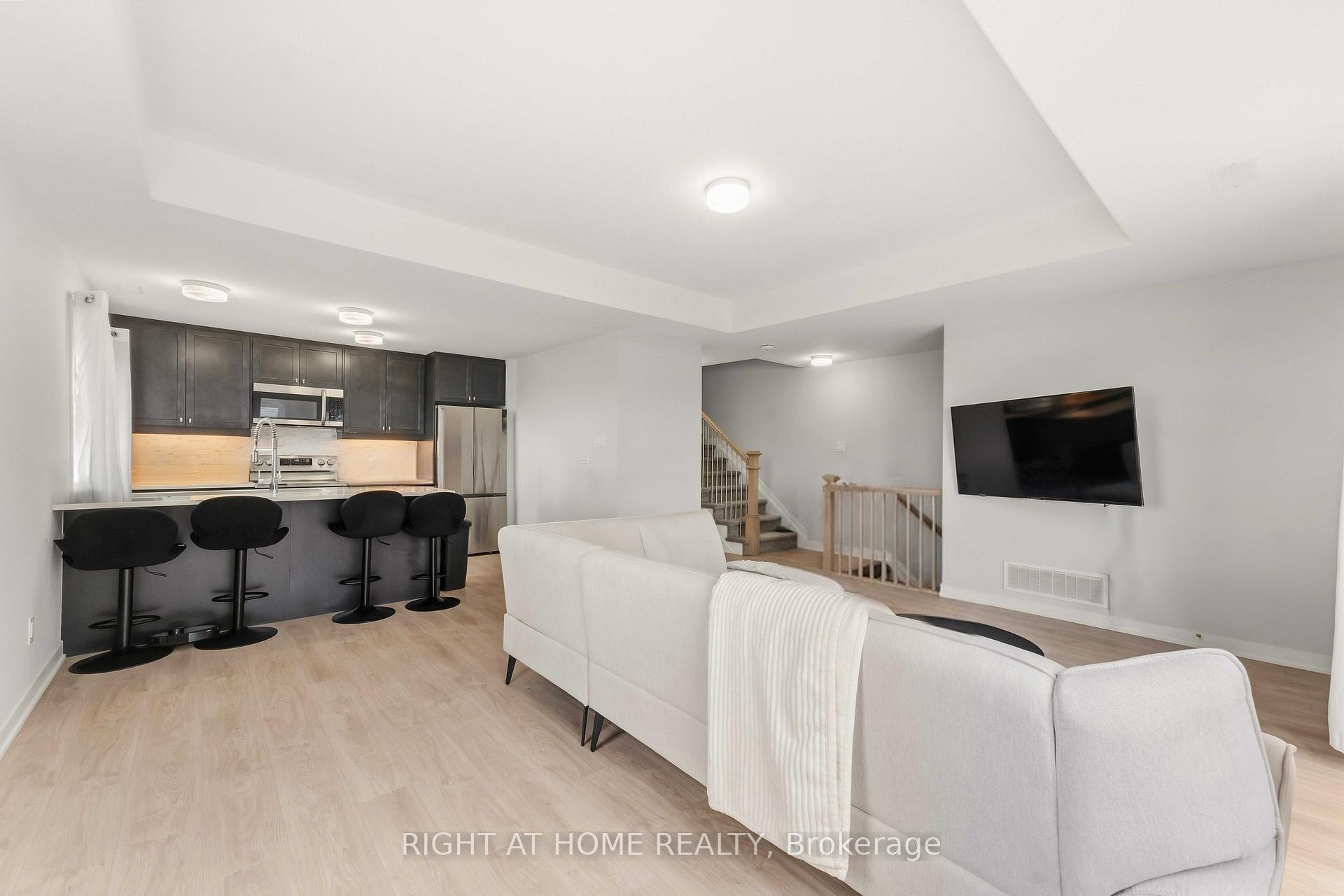 Photo 19 of 206 Parnian Private, Ottawa, Barrhaven - Half Moon Bay — HOMEH