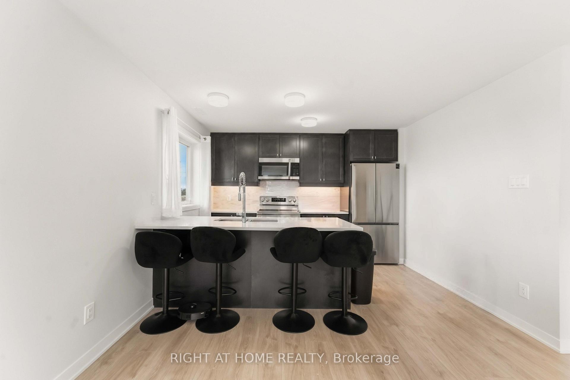 Photo 23 of 206 Parnian Private, Ottawa, Barrhaven - Half Moon Bay — HOMEH
