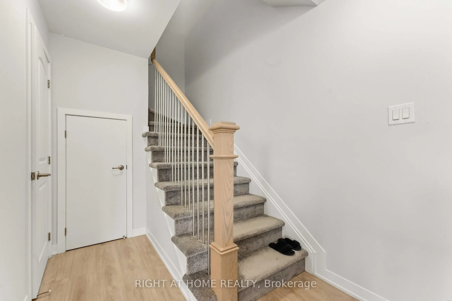 Photo 7 of 206 Parnian Private, Ottawa, Barrhaven - Half Moon Bay — HOMEH