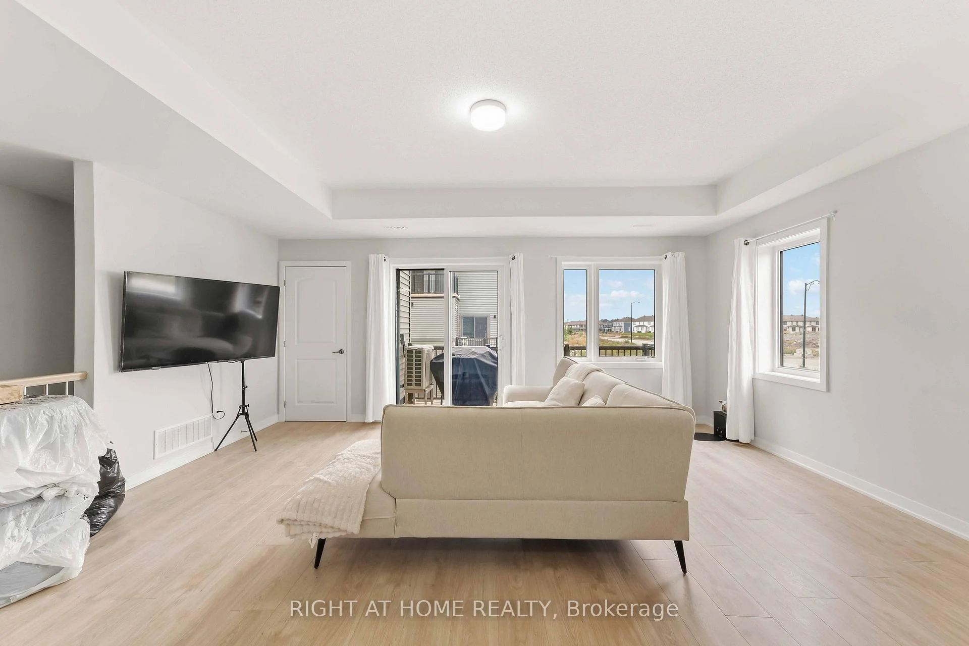 Photo 17 of 206 Parnian Private, Ottawa, Barrhaven - Half Moon Bay — HOMEH