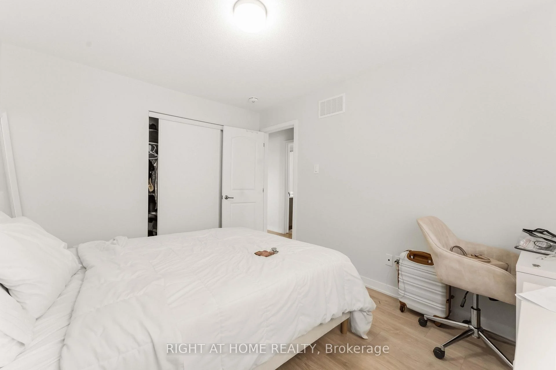 Photo 40 of 206 Parnian Private, Ottawa, Barrhaven - Half Moon Bay — HOMEH