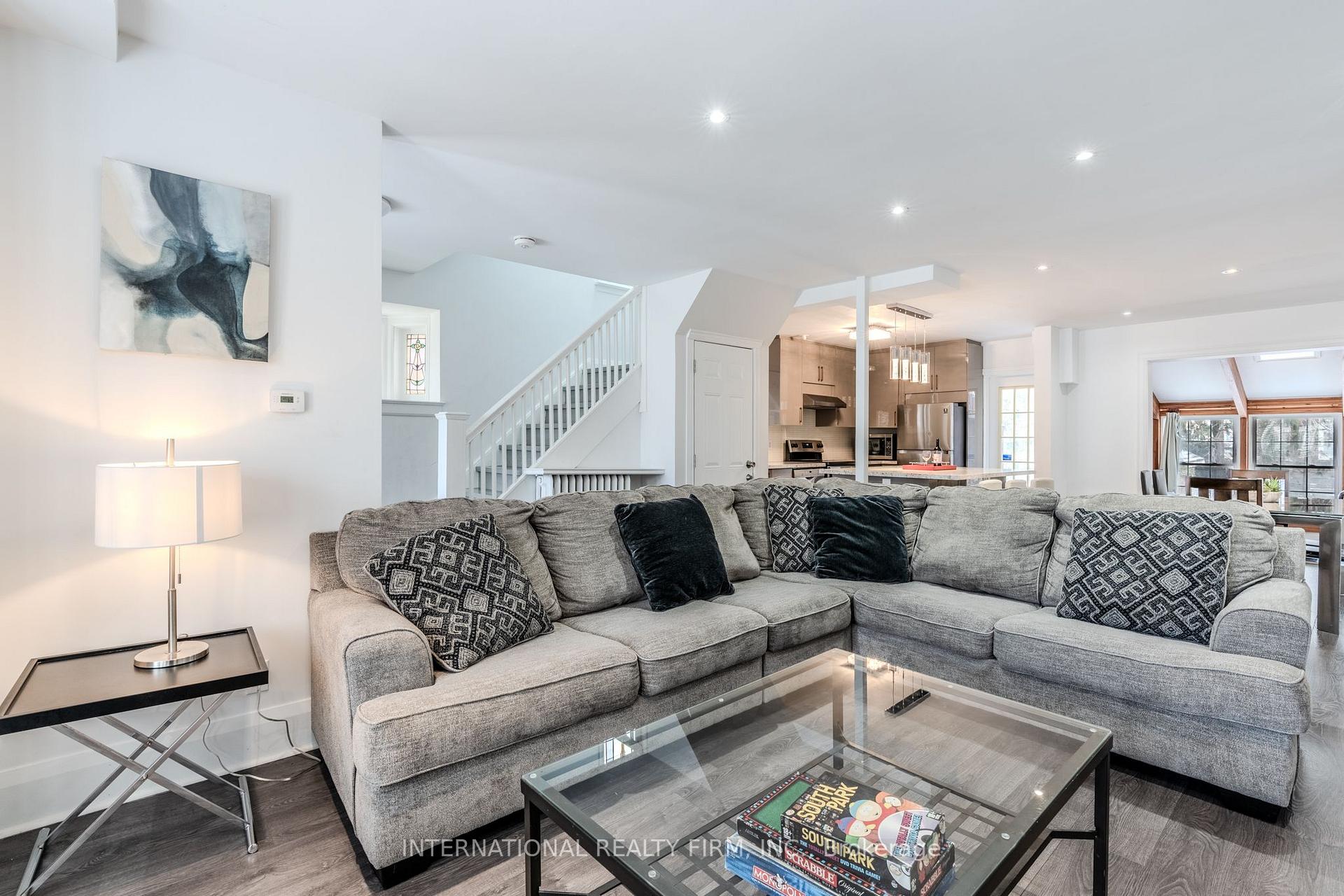 Photo 4 of 47 Maxwell Avenue, Toronto, Yonge-Eglinton — HOMEH