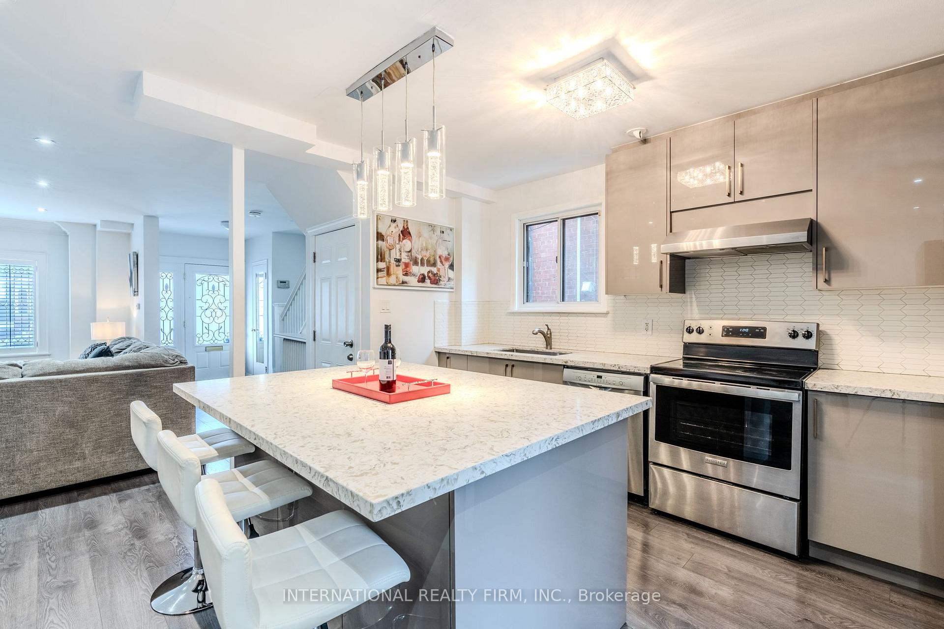 Photo 9 of 47 Maxwell Avenue, Toronto, Yonge-Eglinton — HOMEH