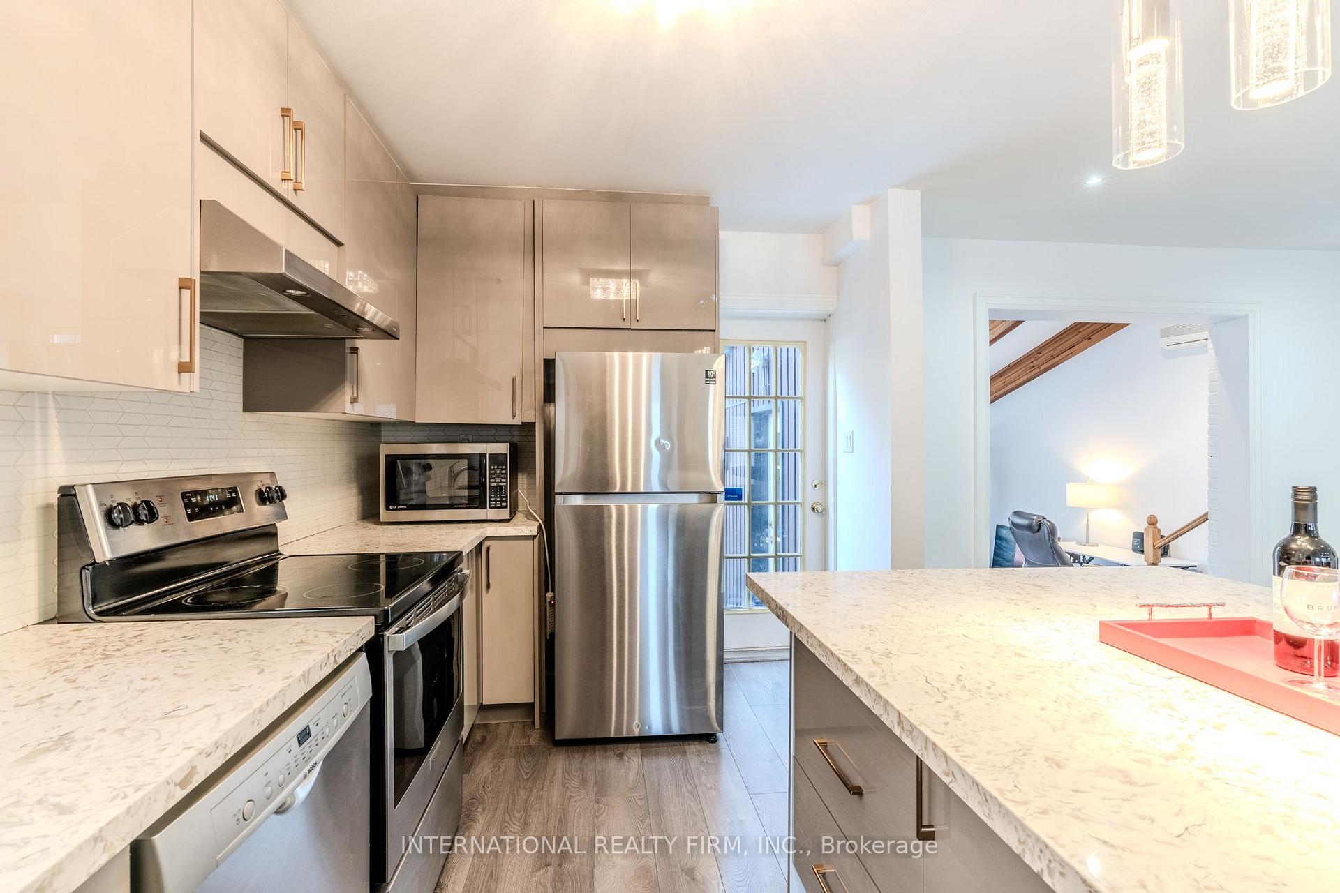 Photo 10 of 47 Maxwell Avenue, Toronto, Yonge-Eglinton — HOMEH