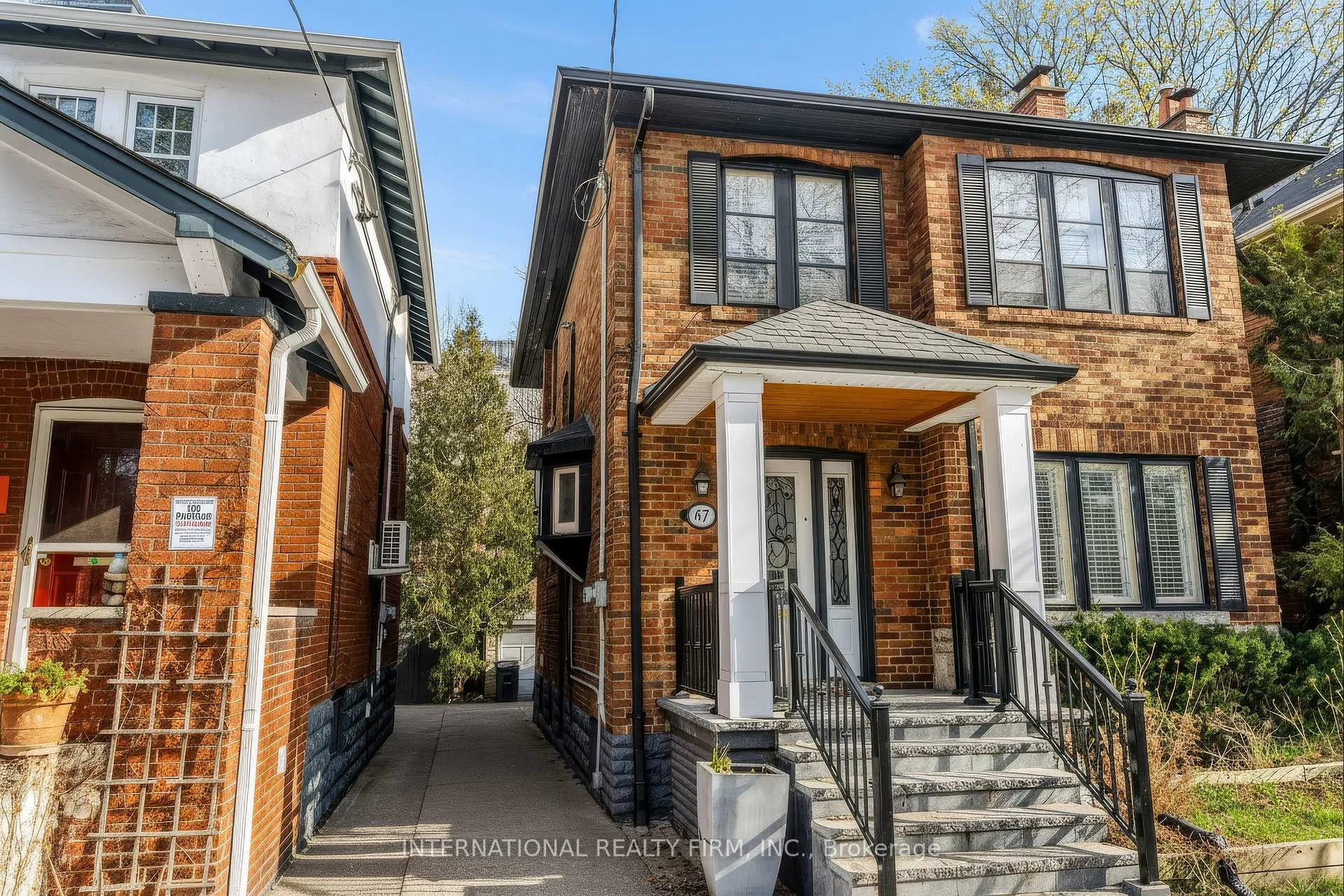 Photo 2 of 47 Maxwell Avenue, Toronto, Yonge-Eglinton — HOMEH