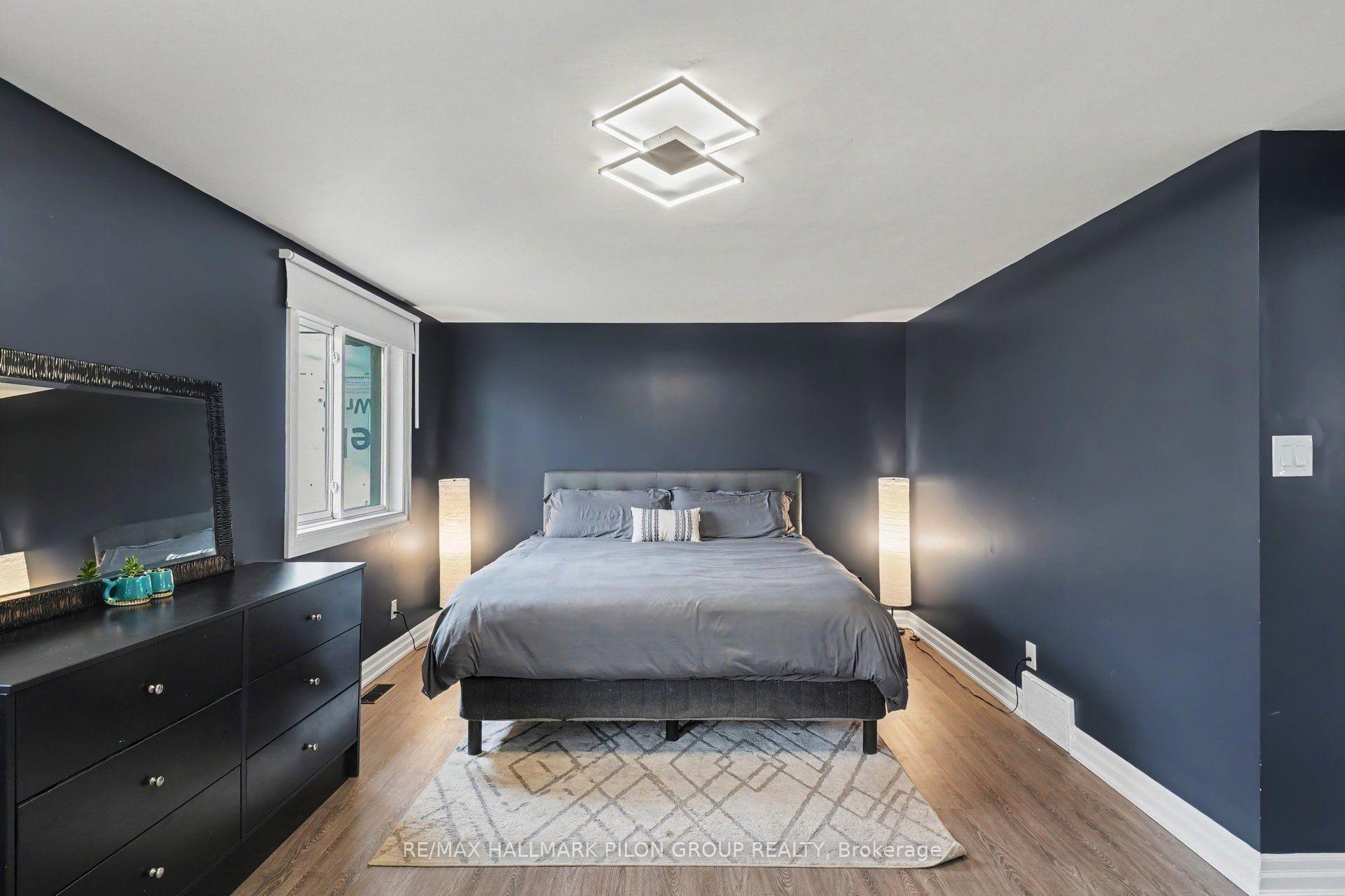 Photo 11 of Unit B, 106 Valley Stream Drive, Ottawa, Leslie Park — HOMEH