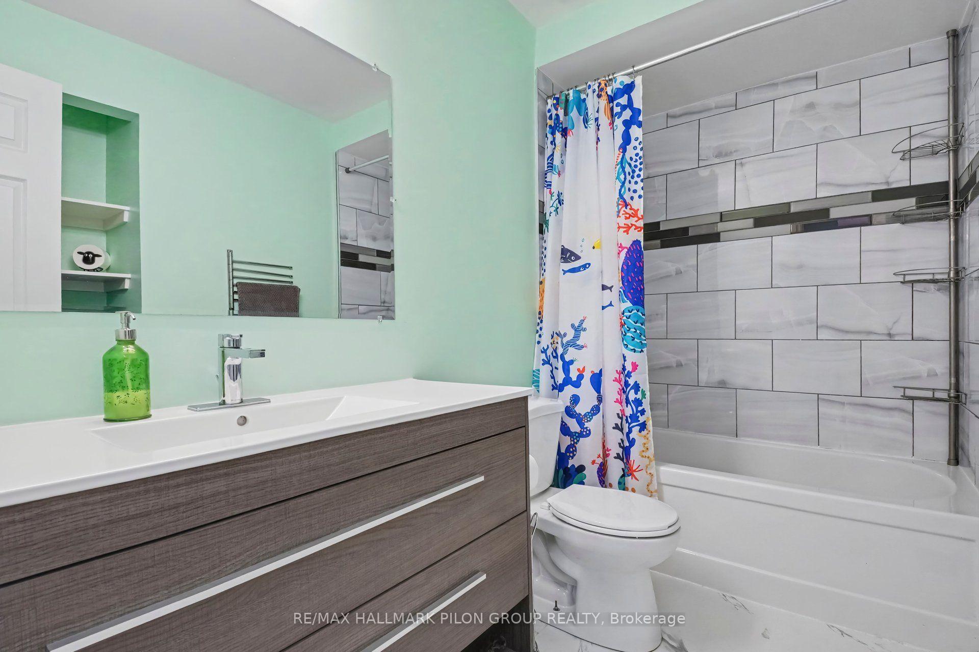 Photo 15 of Unit B, 106 Valley Stream Drive, Ottawa, Leslie Park — HOMEH