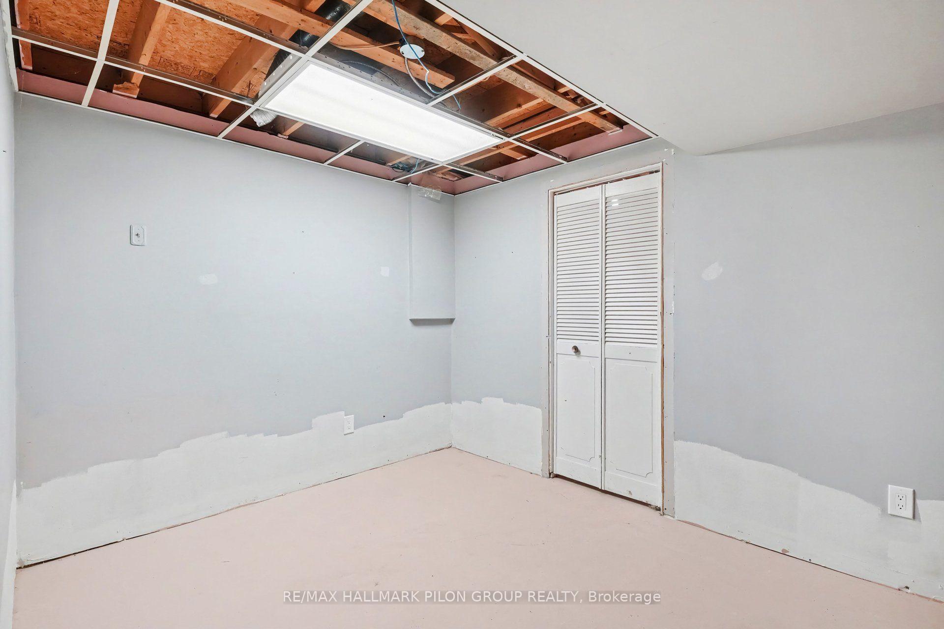 Photo 16 of Unit B, 106 Valley Stream Drive, Ottawa, Leslie Park — HOMEH