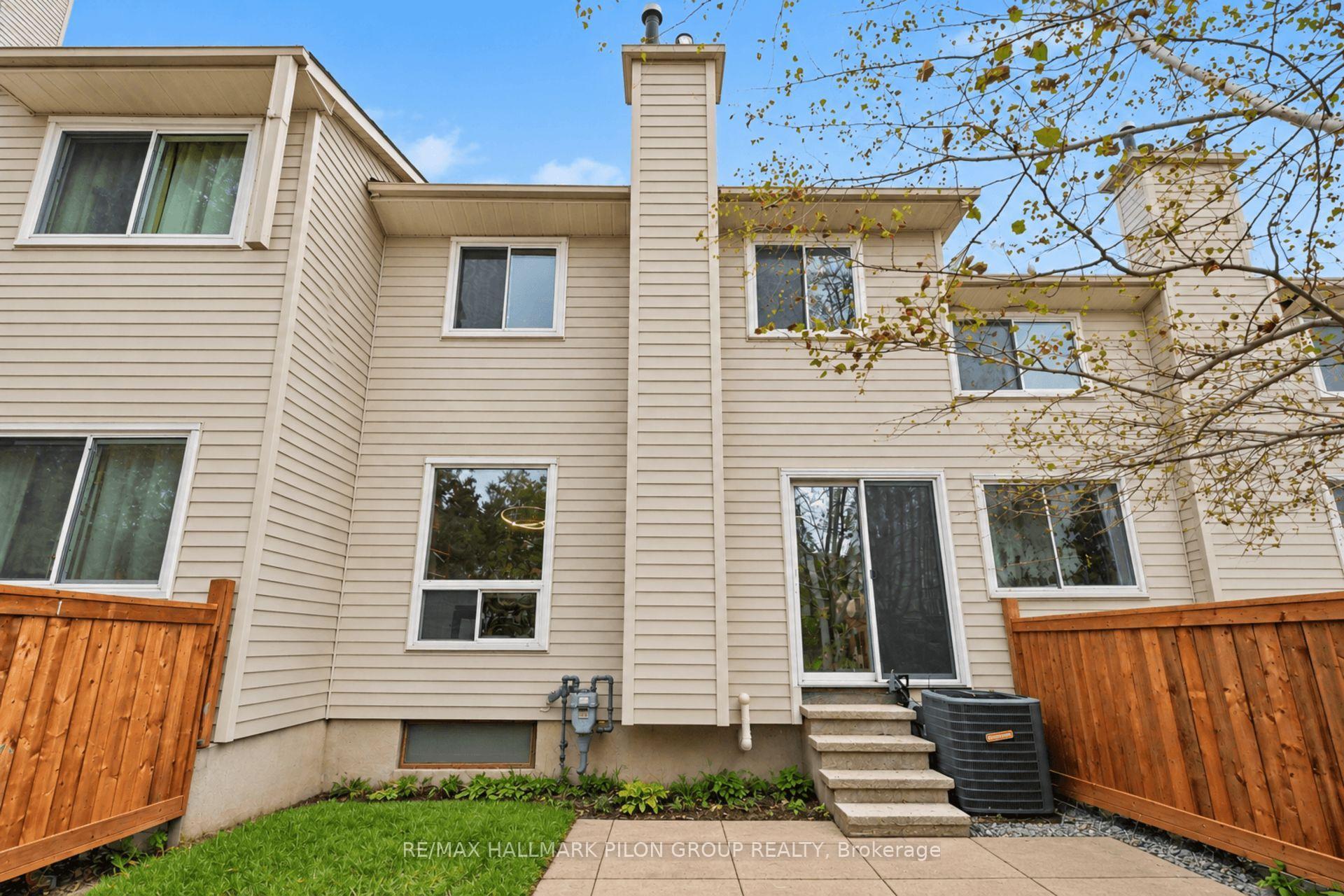 Photo 17 of Unit B, 106 Valley Stream Drive, Ottawa, Leslie Park — HOMEH