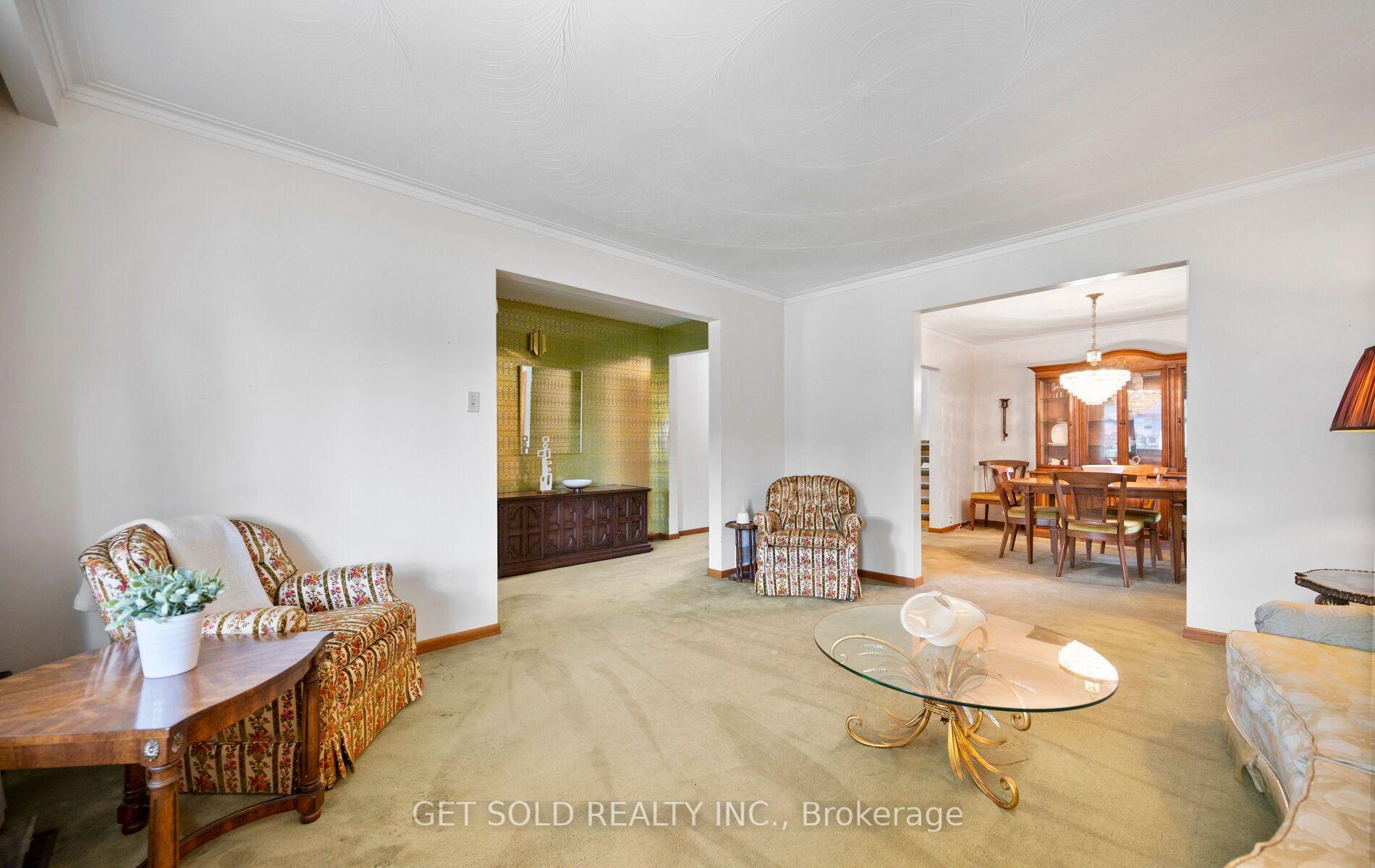 Photo 6 of 11 Parmalea Crescent, Etobicoke, Willowridge-Martingrove-Richview — HOMEH