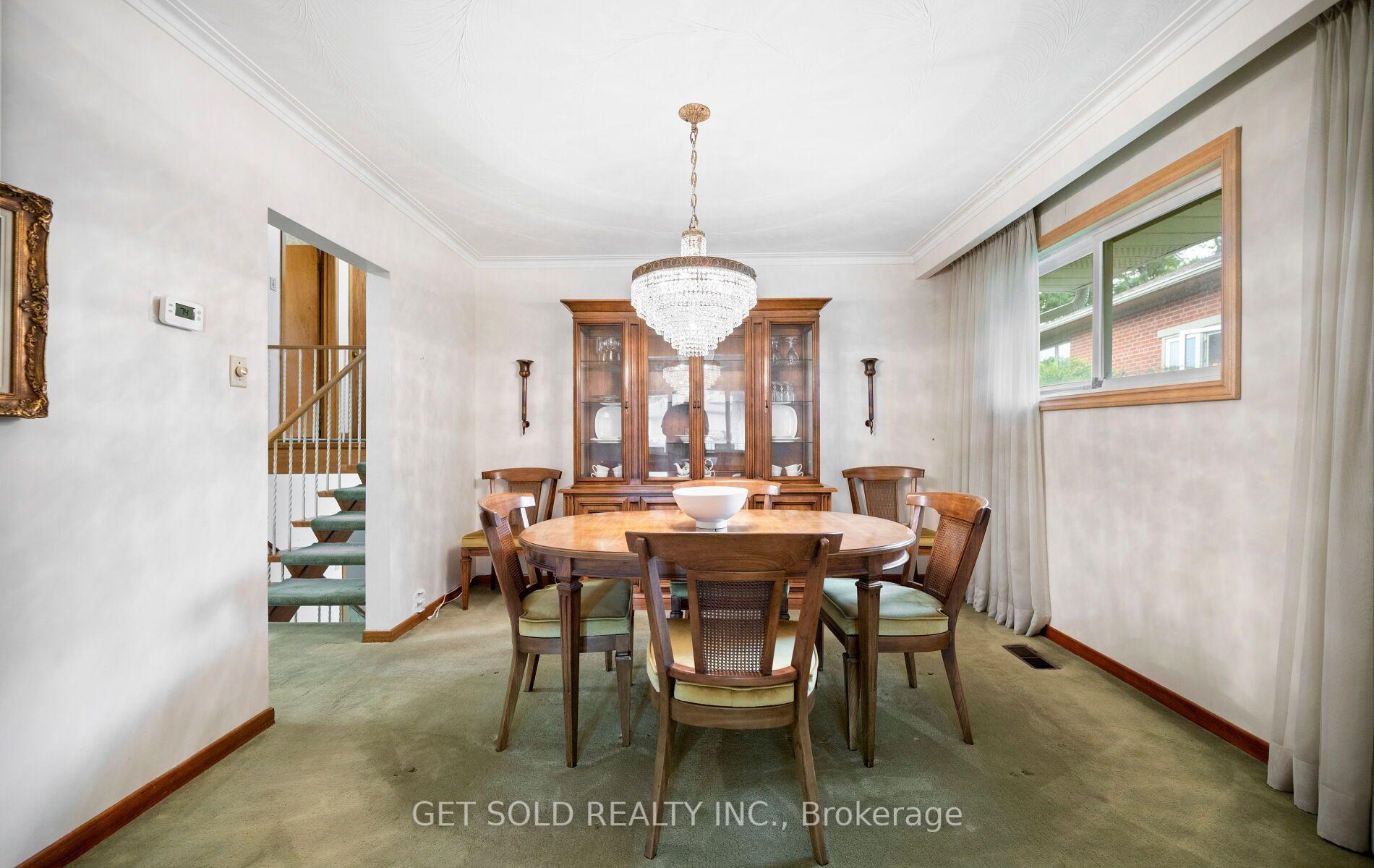 Photo 7 of 11 Parmalea Crescent, Etobicoke, Willowridge-Martingrove-Richview — HOMEH