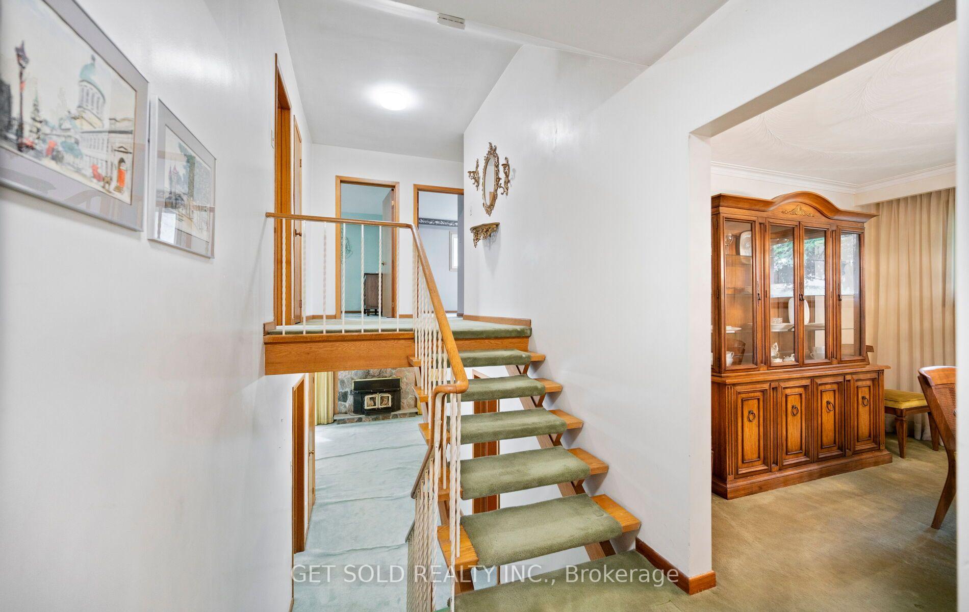Photo 14 of 11 Parmalea Crescent, Etobicoke, Willowridge-Martingrove-Richview — HOMEH