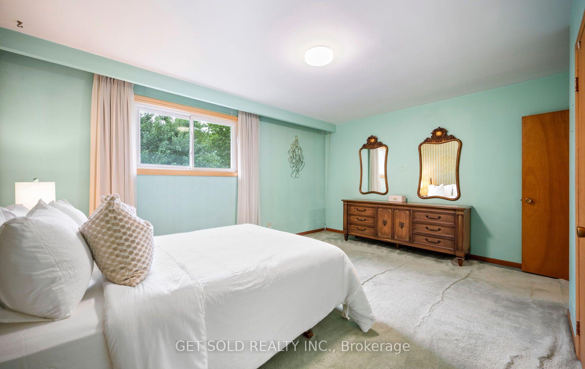 Photo 17 of 11 Parmalea Crescent, Etobicoke, Willowridge-Martingrove-Richview — HOMEH