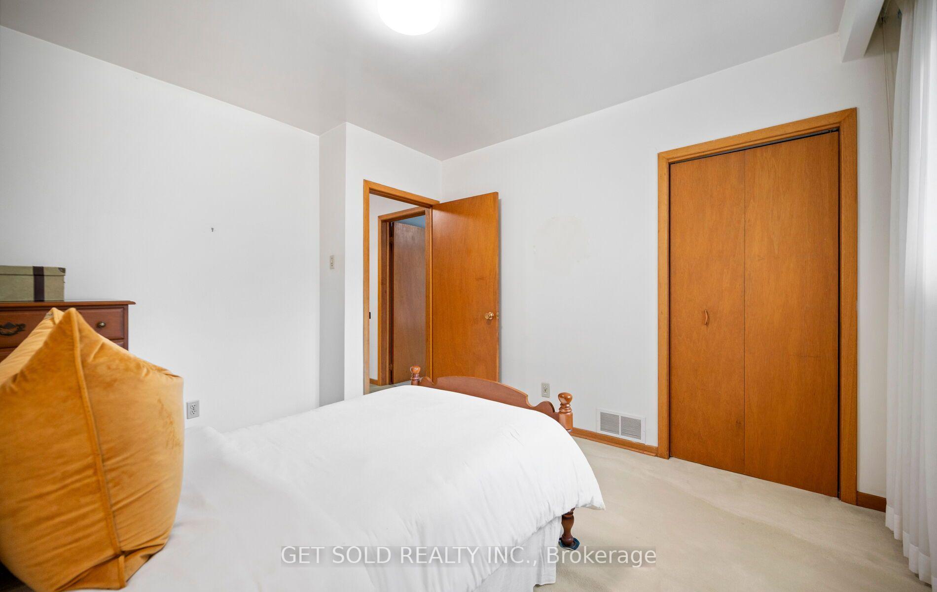 Photo 23 of 11 Parmalea Crescent, Etobicoke, Willowridge-Martingrove-Richview — HOMEH