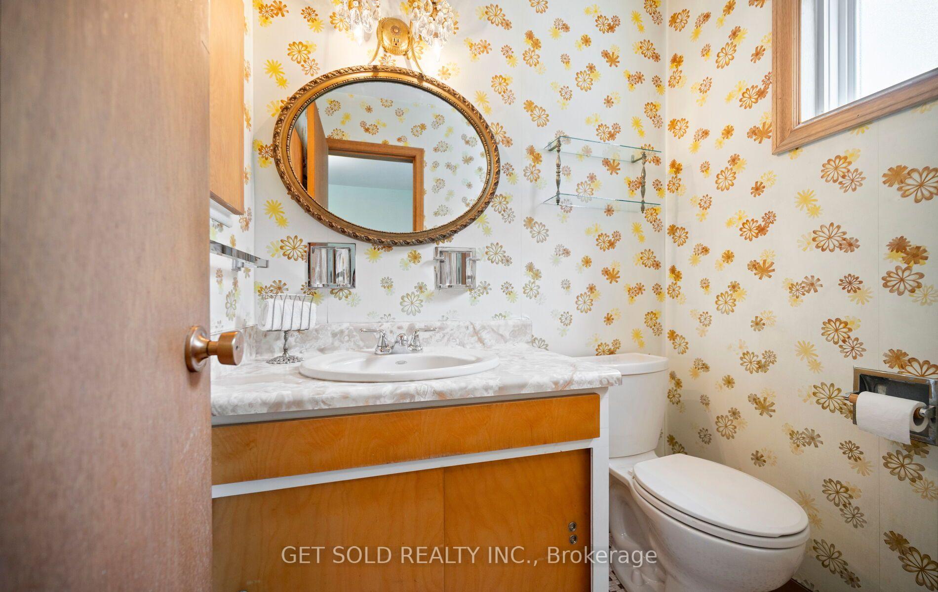 Photo 36 of 11 Parmalea Crescent, Etobicoke, Willowridge-Martingrove-Richview — HOMEH