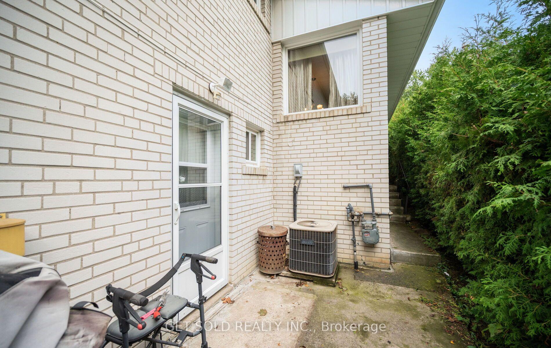 Photo 40 of 11 Parmalea Crescent, Etobicoke, Willowridge-Martingrove-Richview — HOMEH