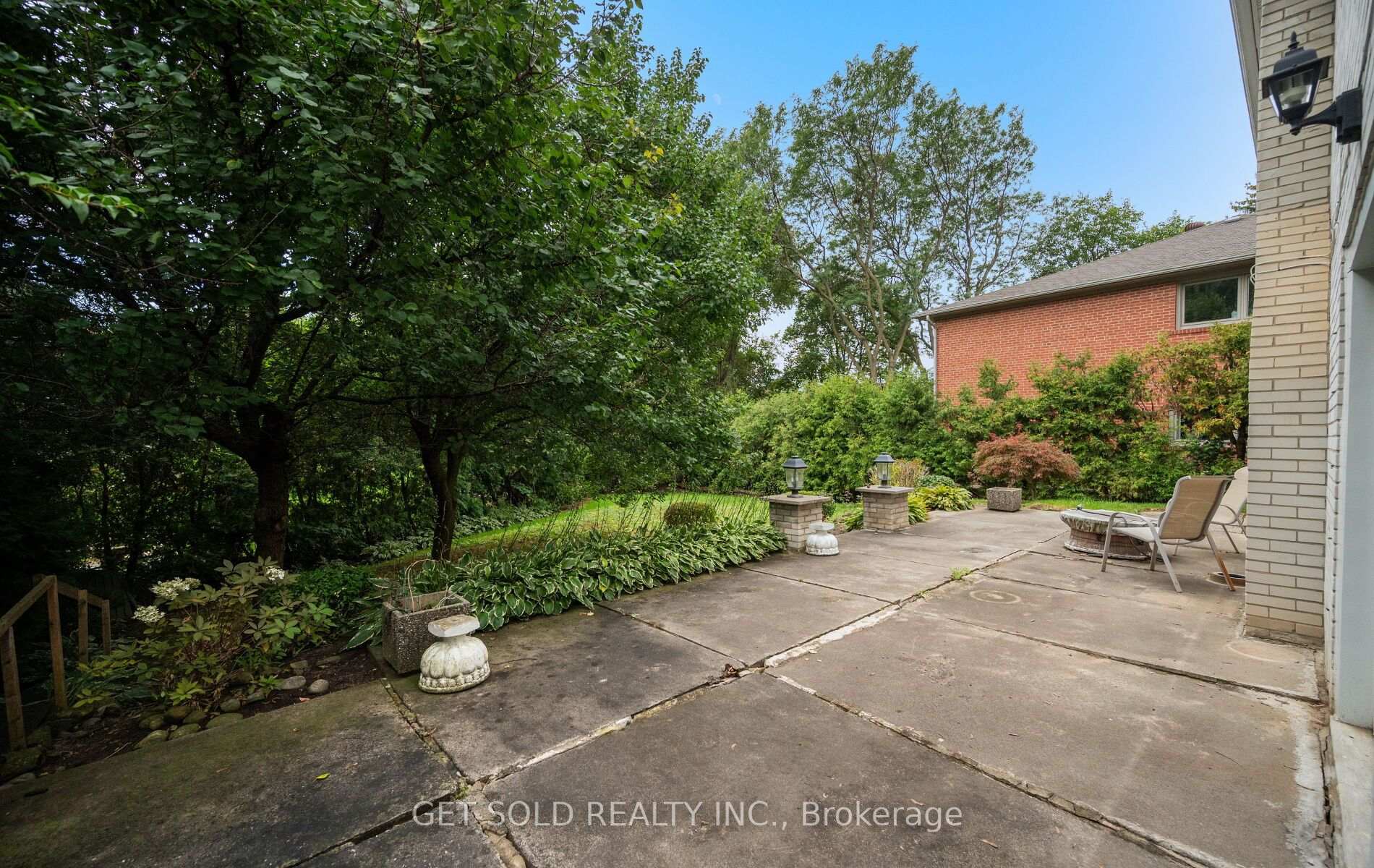 Photo 41 of 11 Parmalea Crescent, Etobicoke, Willowridge-Martingrove-Richview — HOMEH