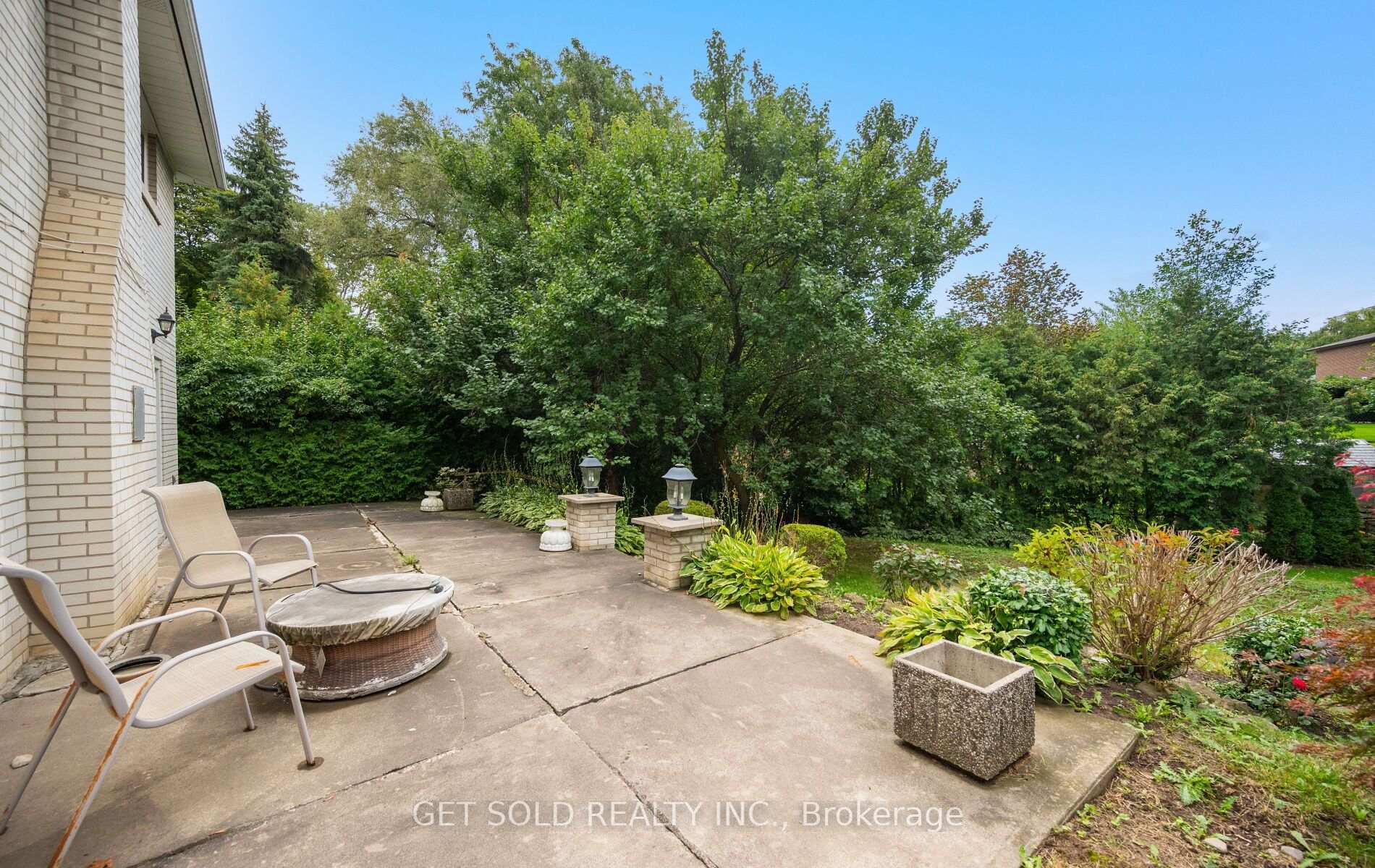 Photo 42 of 11 Parmalea Crescent, Etobicoke, Willowridge-Martingrove-Richview — HOMEH