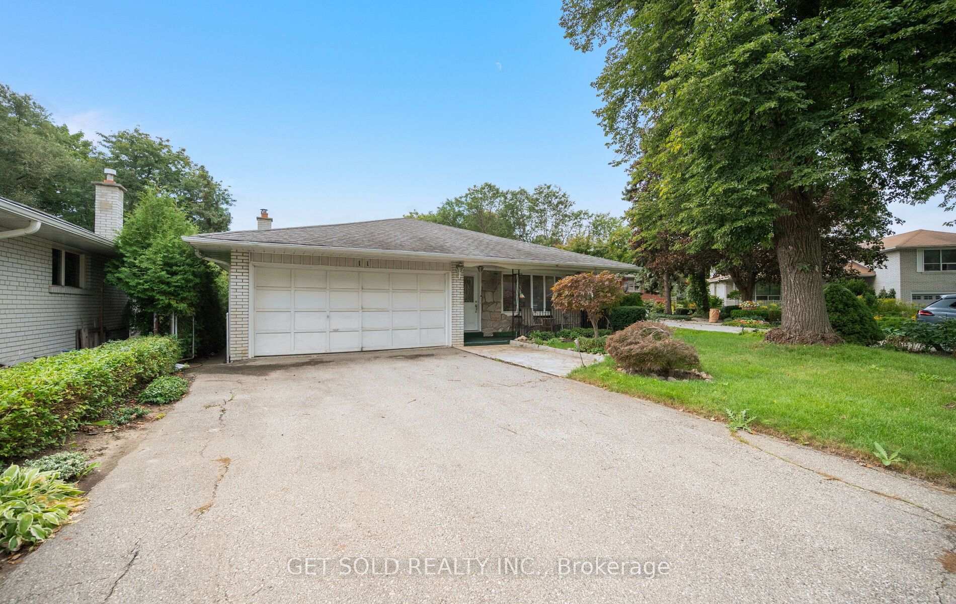 Photo 46 of 11 Parmalea Crescent, Etobicoke, Willowridge-Martingrove-Richview — HOMEH