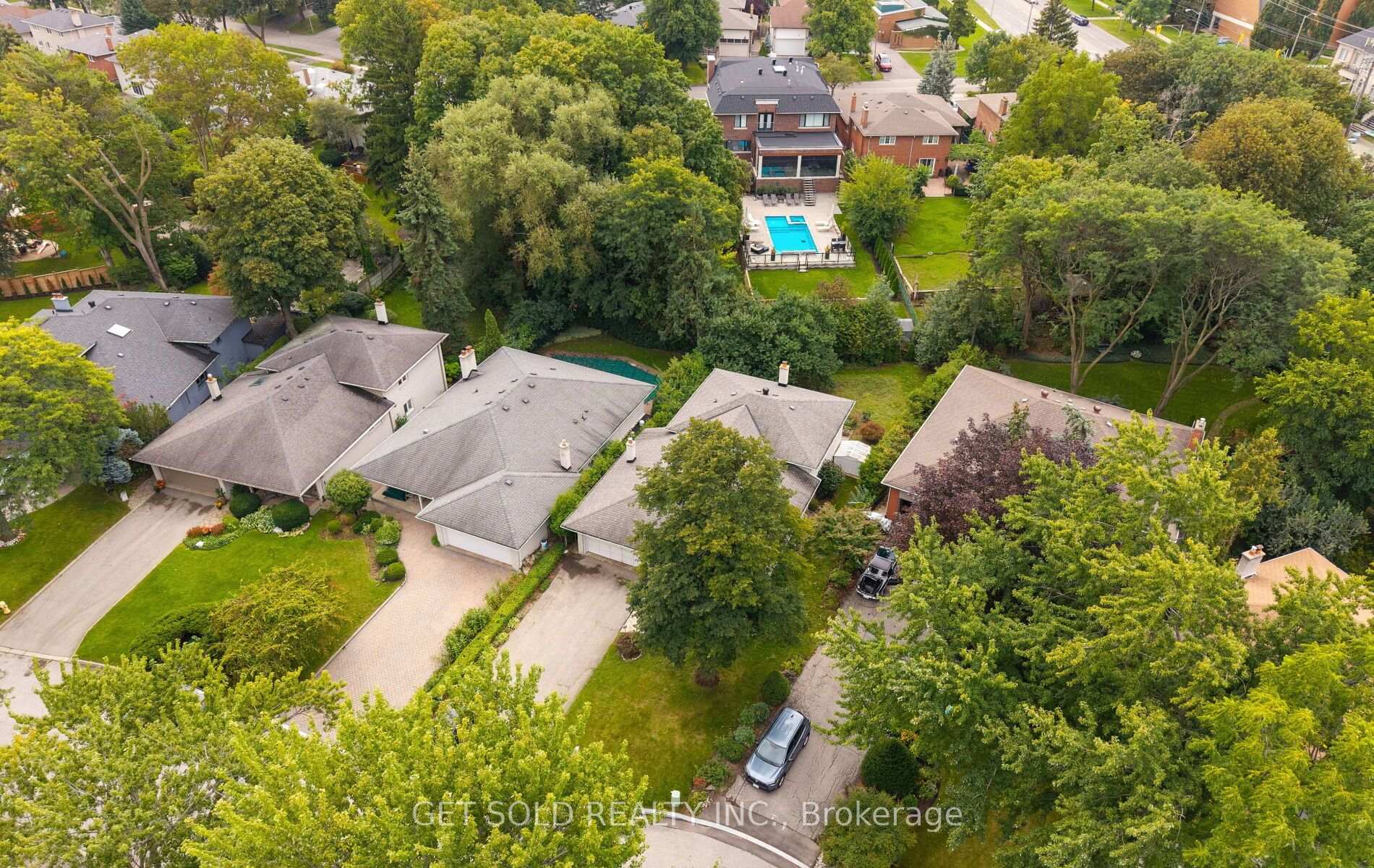 Photo 48 of 11 Parmalea Crescent, Etobicoke, Willowridge-Martingrove-Richview — HOMEH