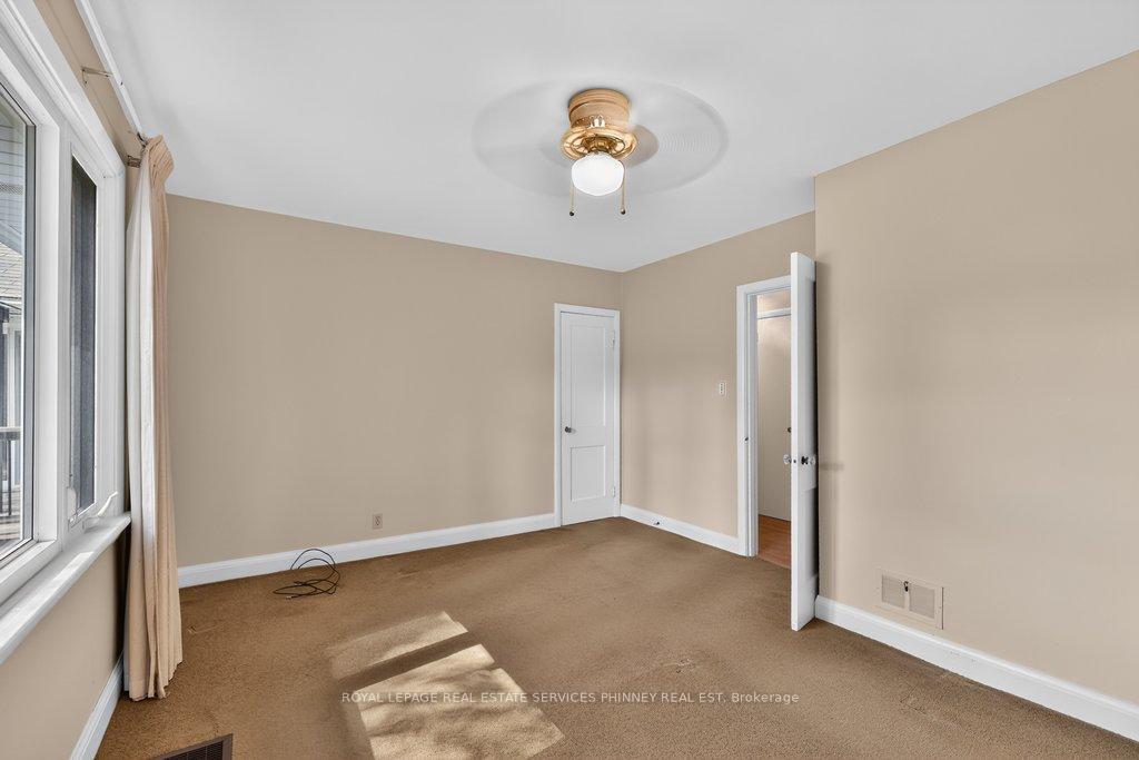 Photo 14 of 948 Long Drive, Burlington, LaSalle — HOMEH