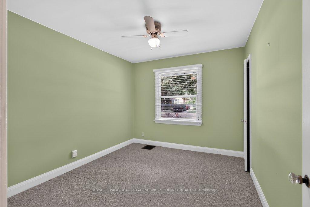 Photo 16 of 948 Long Drive, Burlington, LaSalle — HOMEH