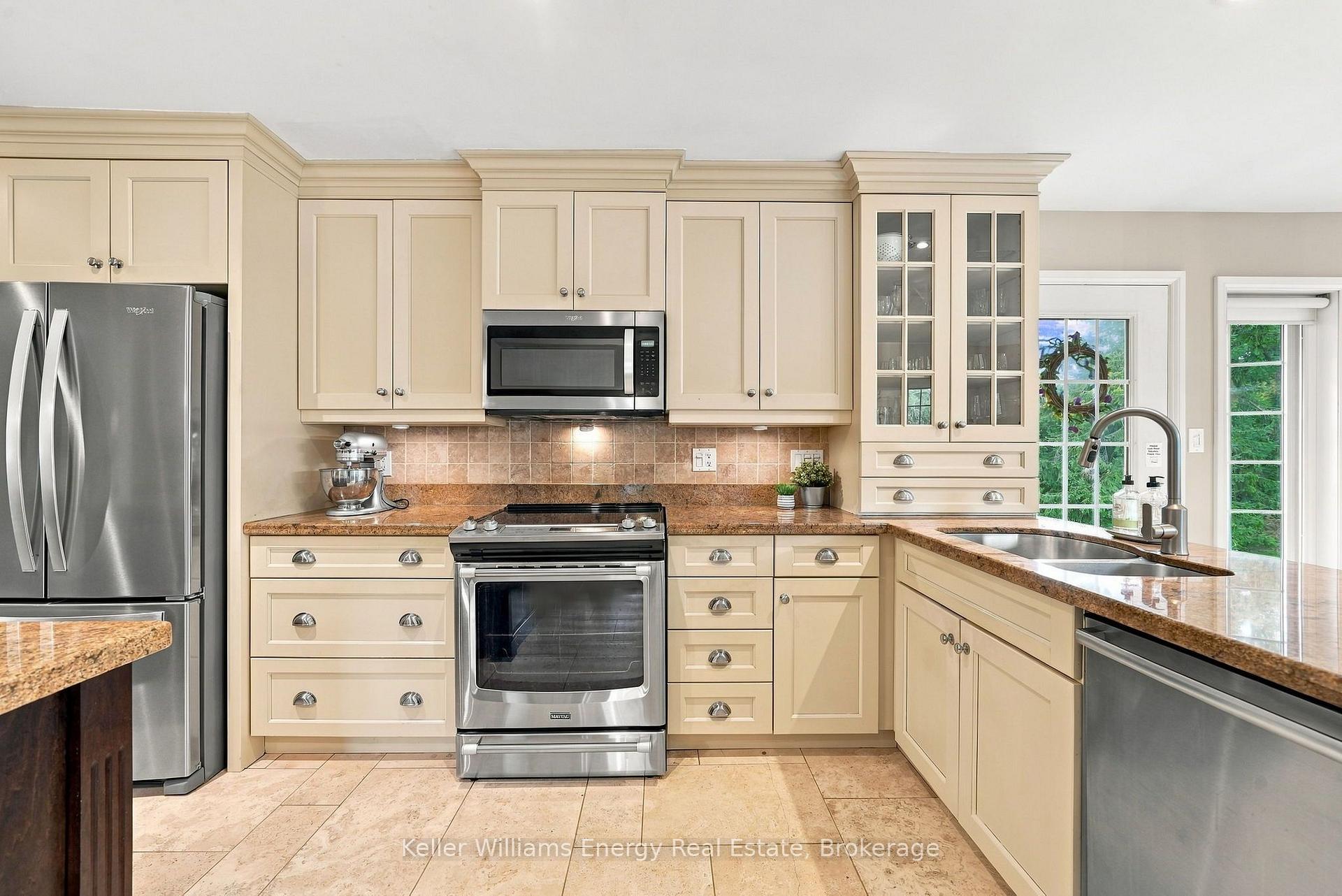Photo 5 of 440 Conlin Road E, Oshawa, Kedron — HOMEH
